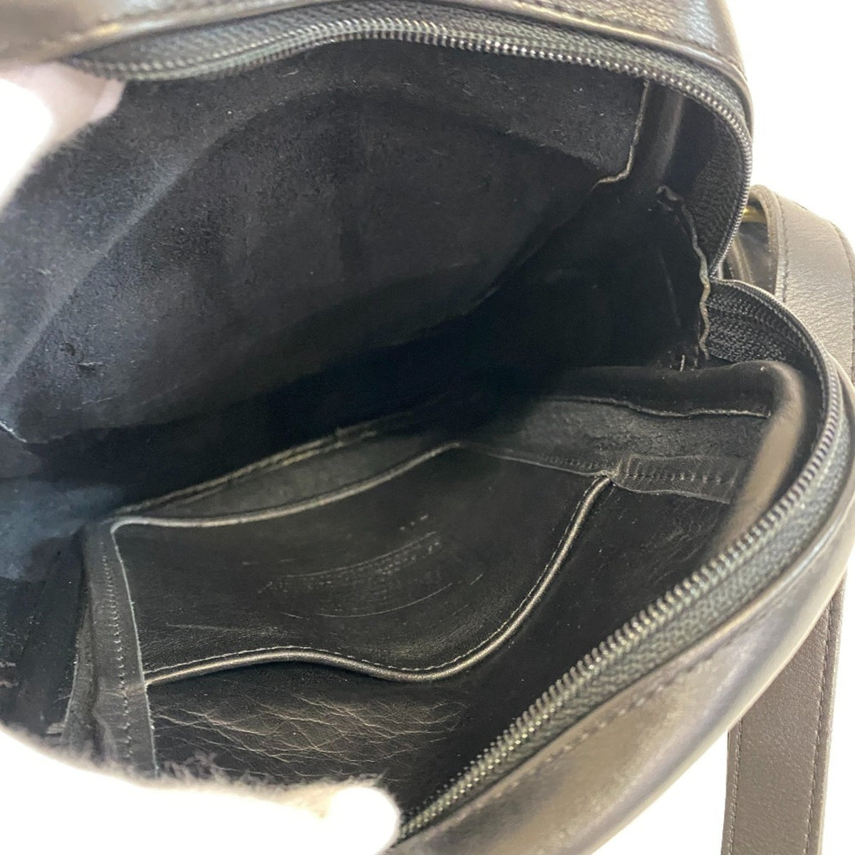 Coach Black Leather Pochette Shoulder Bag (Pre-Owned)