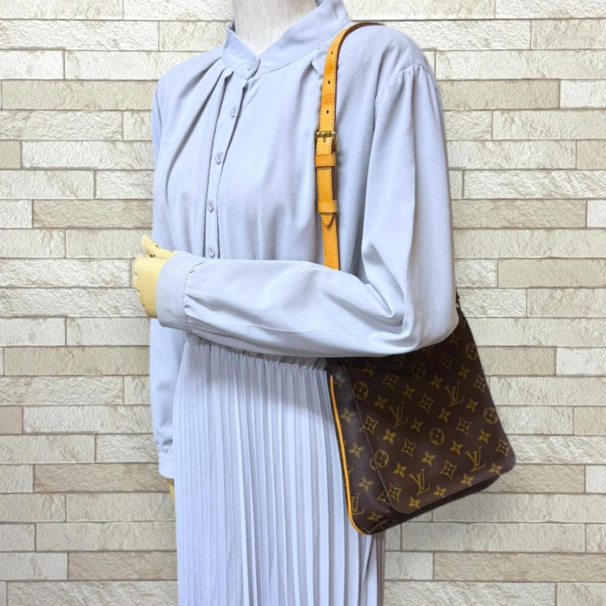 Louis Vuitton Monogram Brown Monogram Canvas Handbag Shoulder Bag (Pre-Owned)