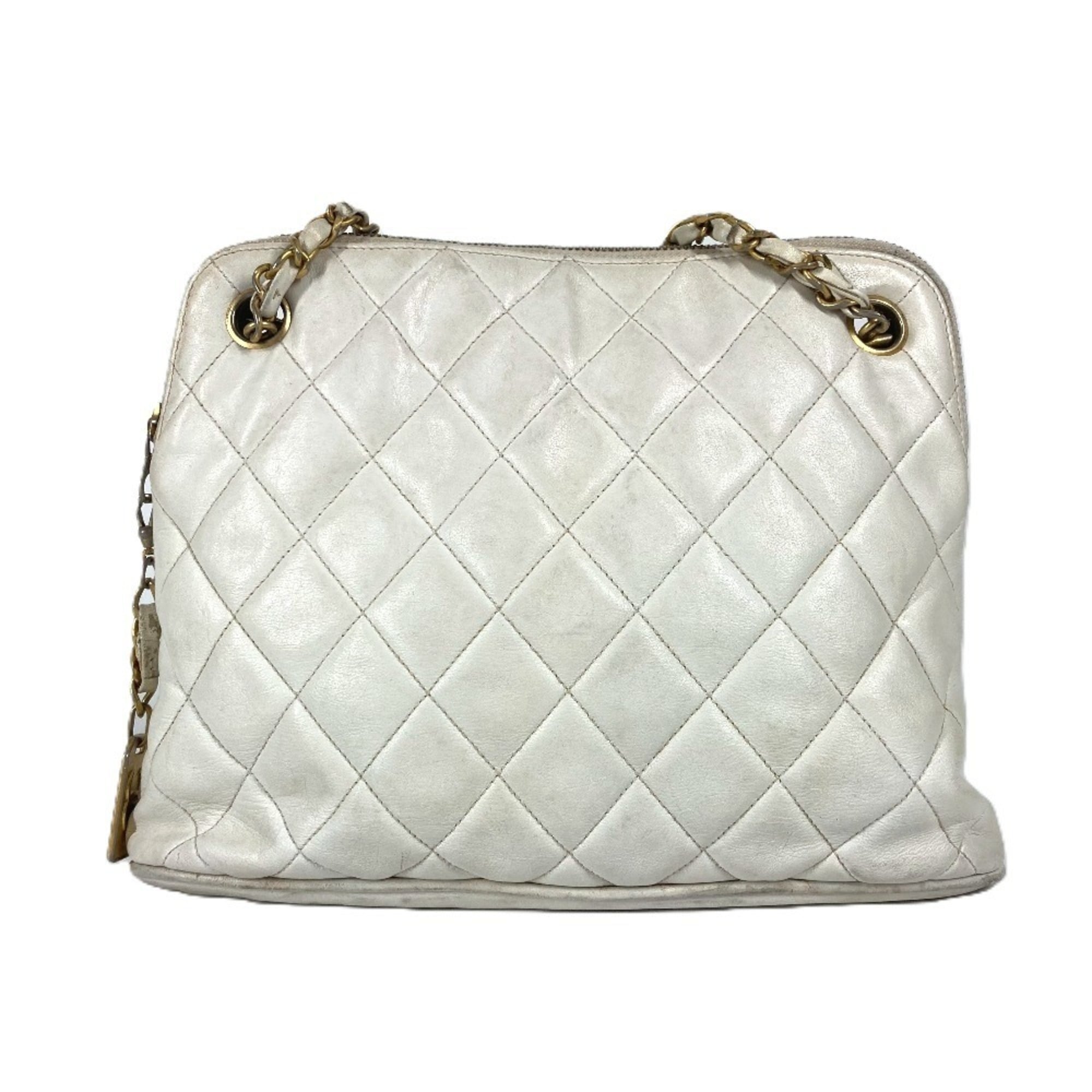 Chanel White Leather Shoulder Bag (Pre-Owned)