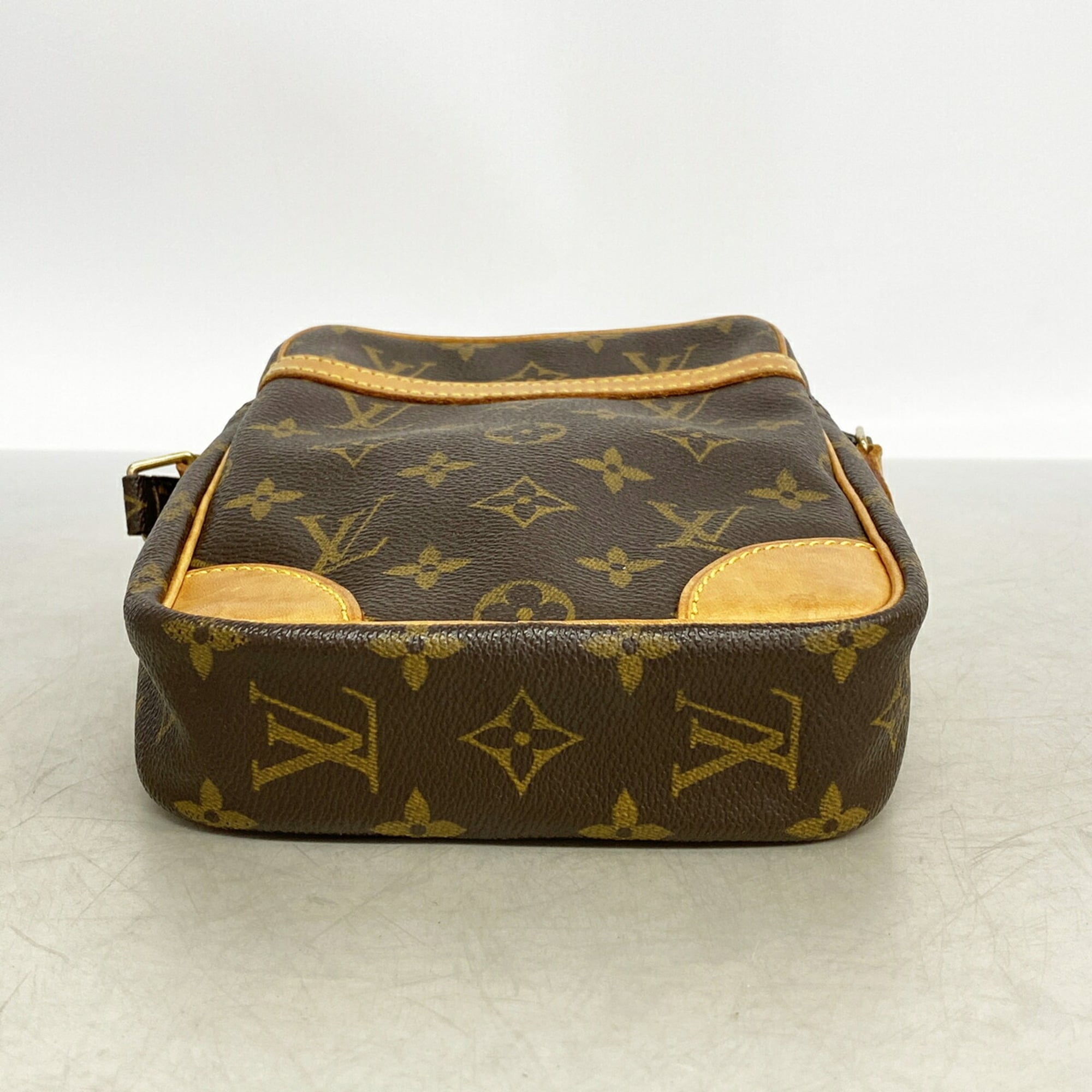 Louis Vuitton Brown Shoulder Bag (Pre-Owned)