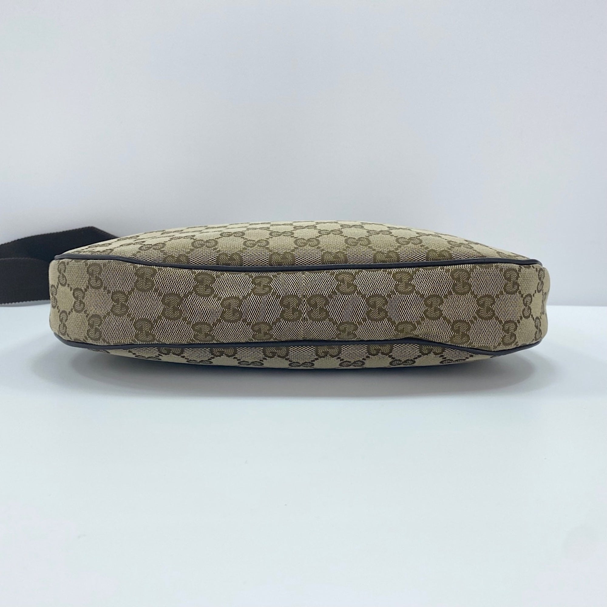 Gucci Beige Shoulder Bag (Pre-Owned)