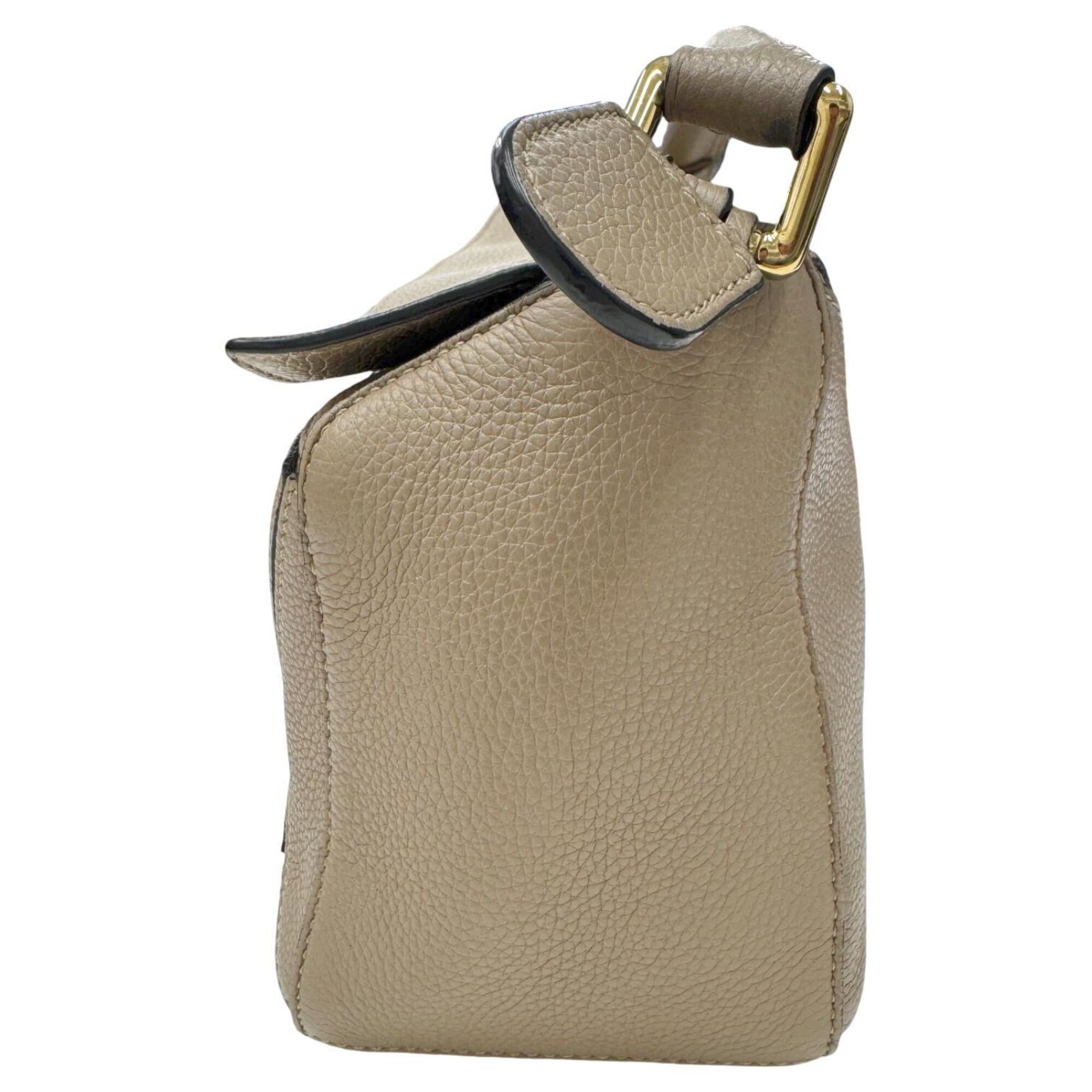 Loewe Grayish Leather Shoulder Bag (Pre-Owned)