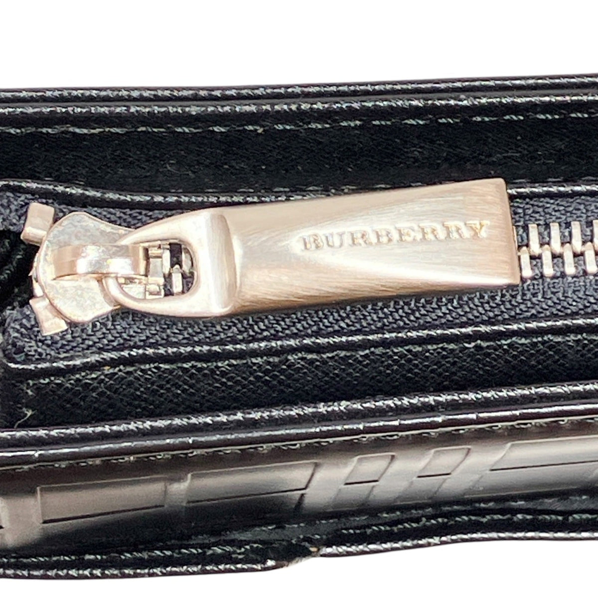Burberry Black Leather Clutch Bag (Pre-Owned)