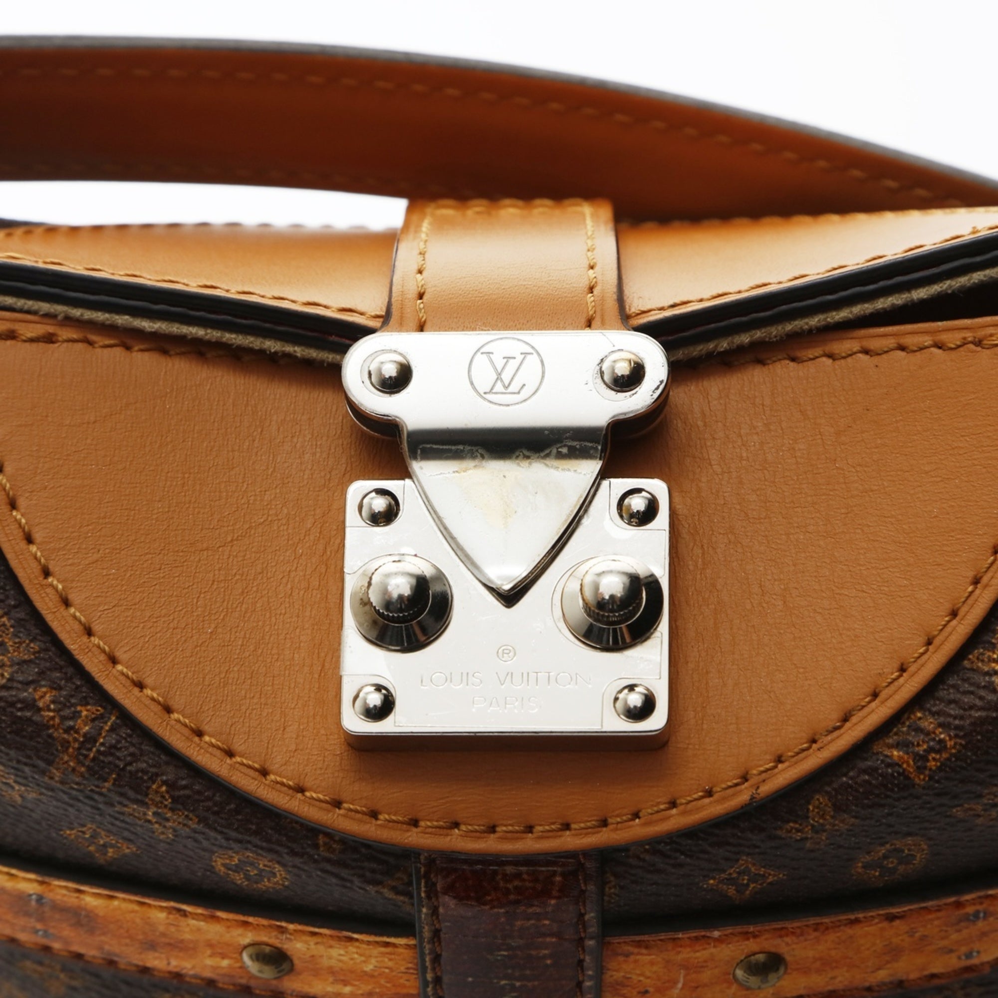 Louis Vuitton Brown Shoulder Bag (Pre-Owned)