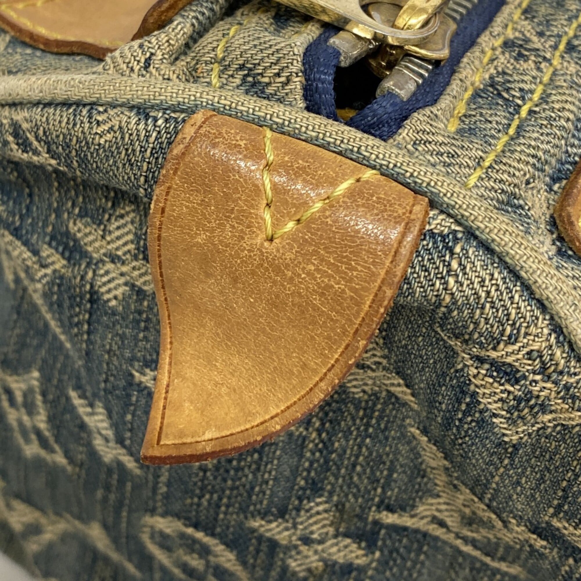 Louis Vuitton Blue Handbag (Pre-Owned)