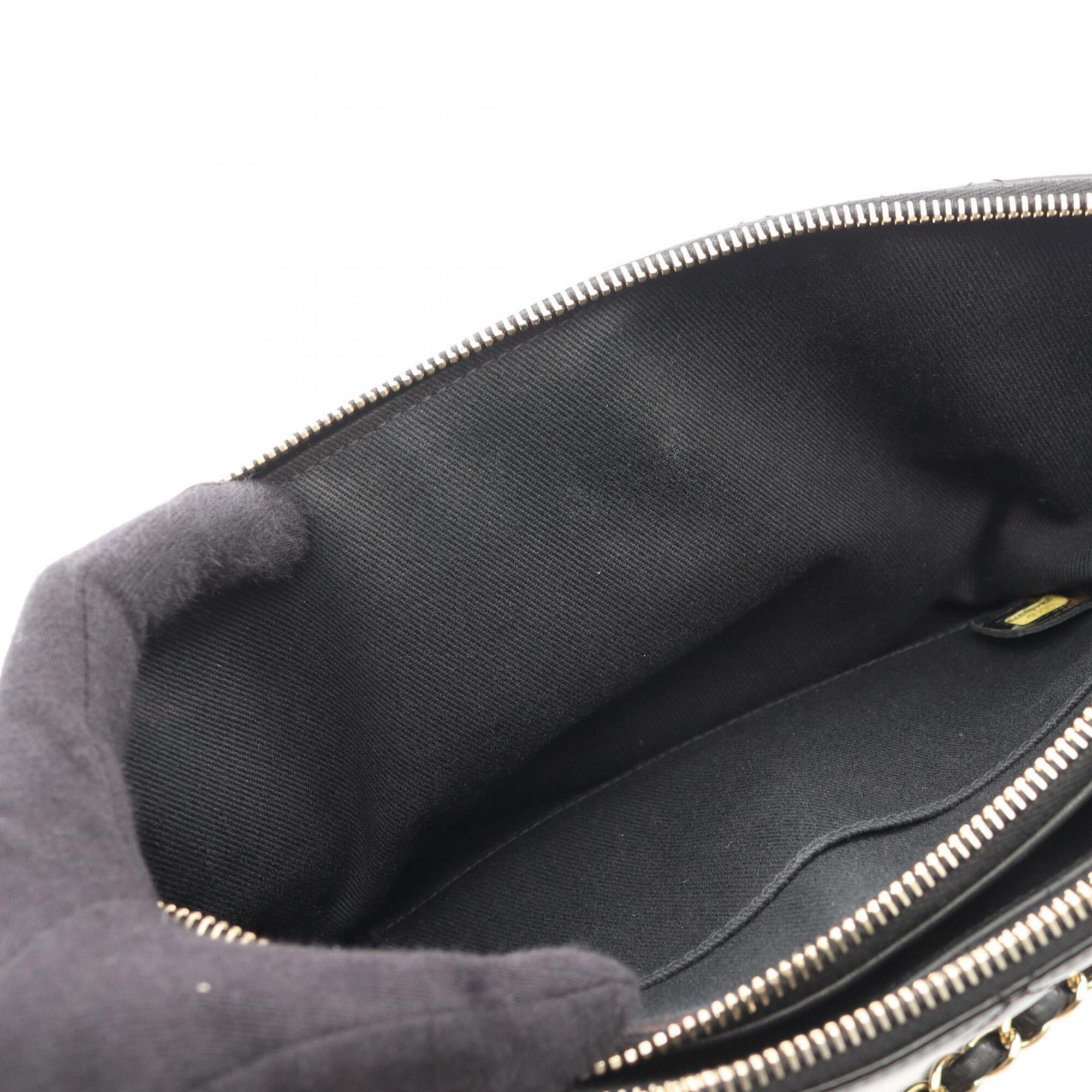 Chanel Black Patent Leather Handbag Shoulder Bag (Pre-Owned)