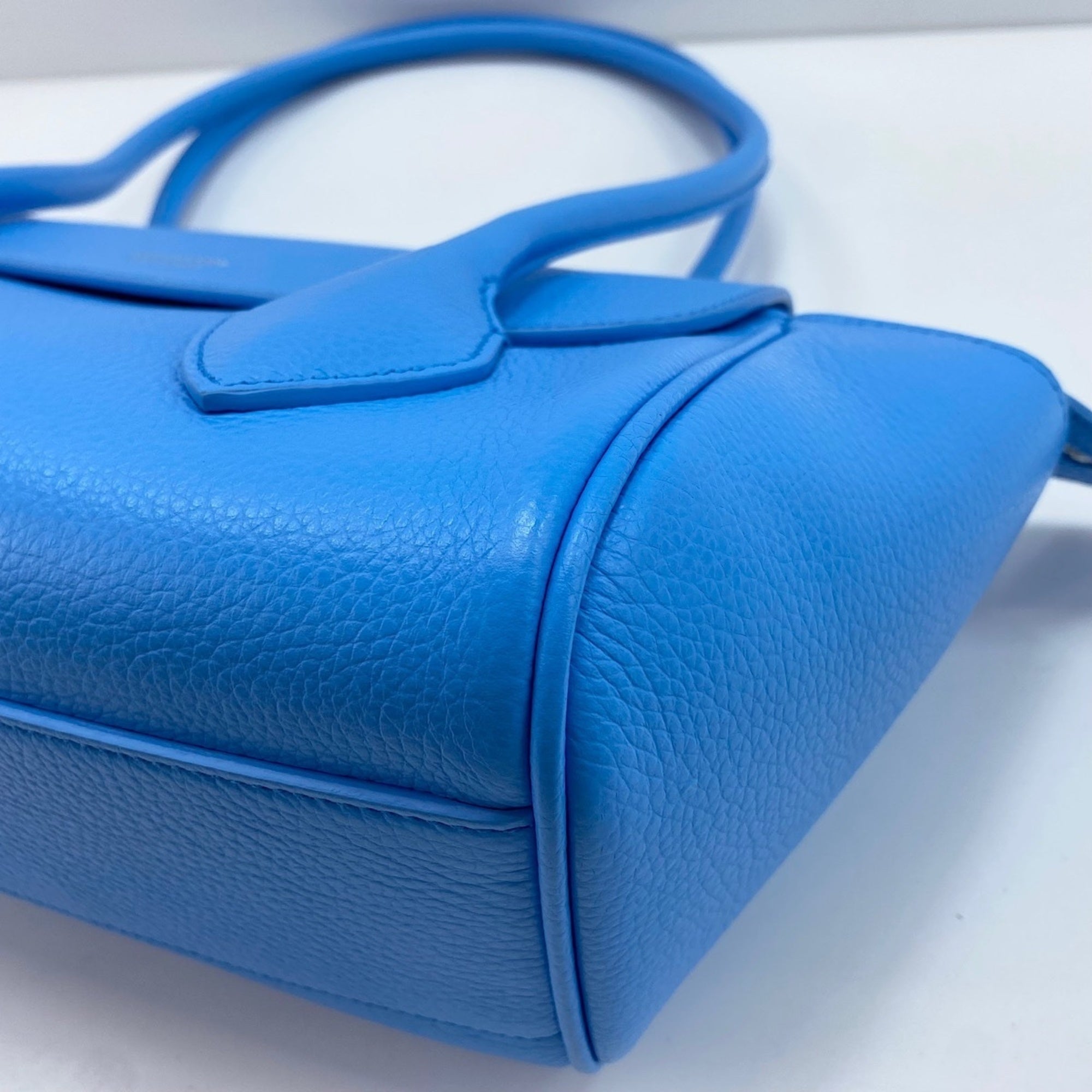 Salvatore Ferragamo Blue Handbag (Pre-Owned)