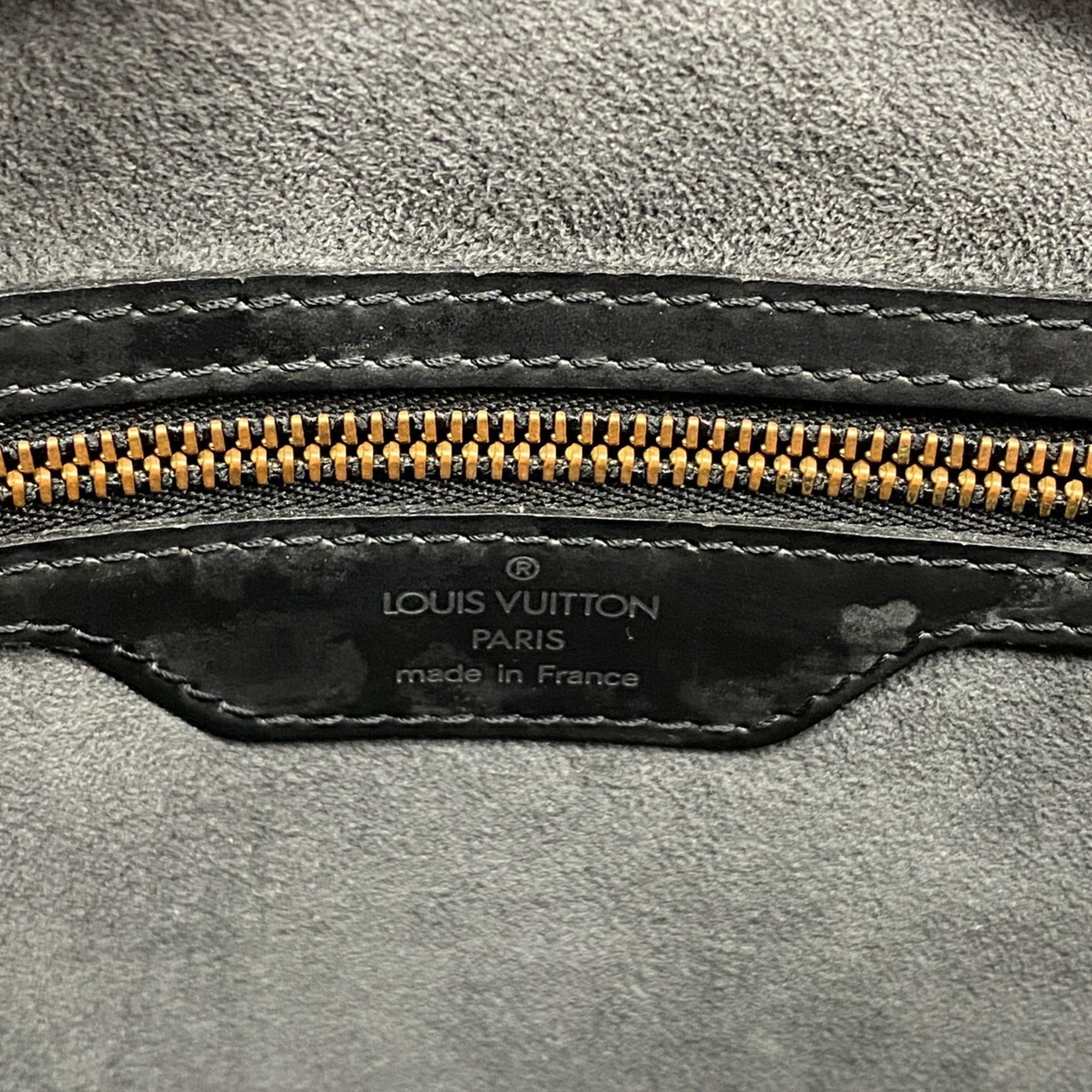 Louis Vuitton Noir Shoulder Bag (Pre-Owned)
