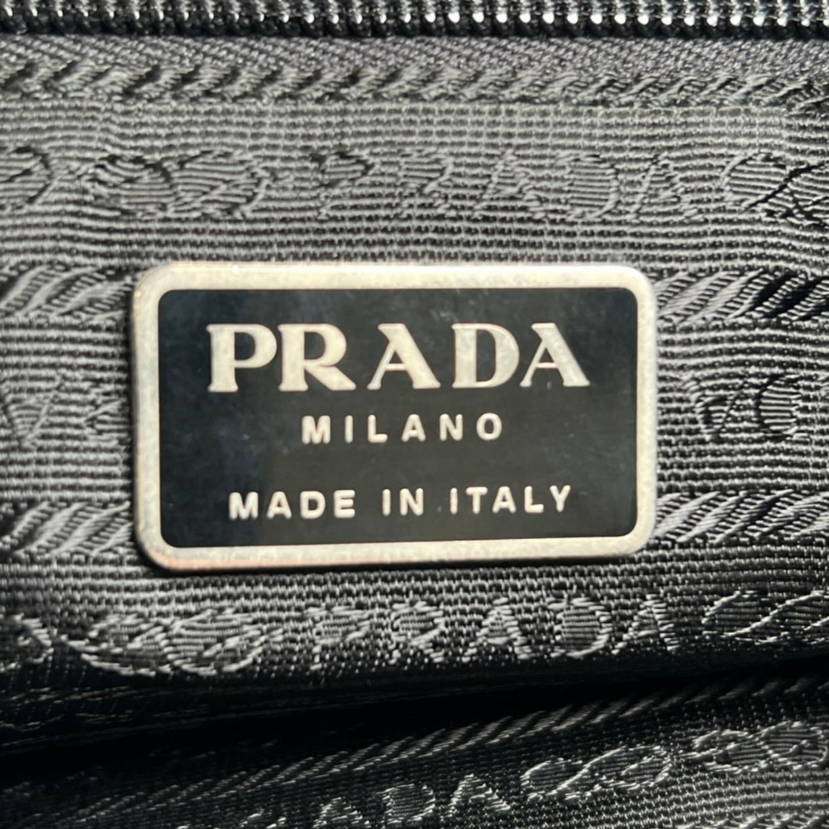 Prada Navy White (Pre-Owned)