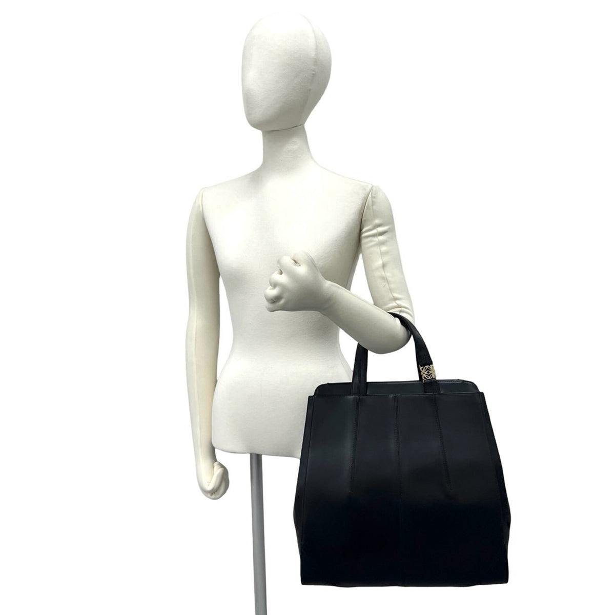 Loewe Black Leather Tote Bag (Pre-Owned)