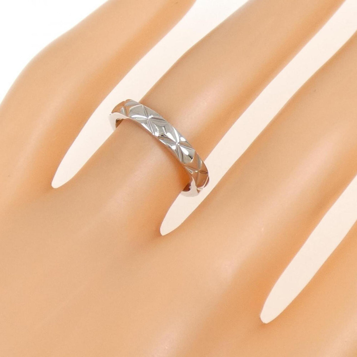 Chanel Platinum Platinum 950 Band Ring (Pre-Owned)