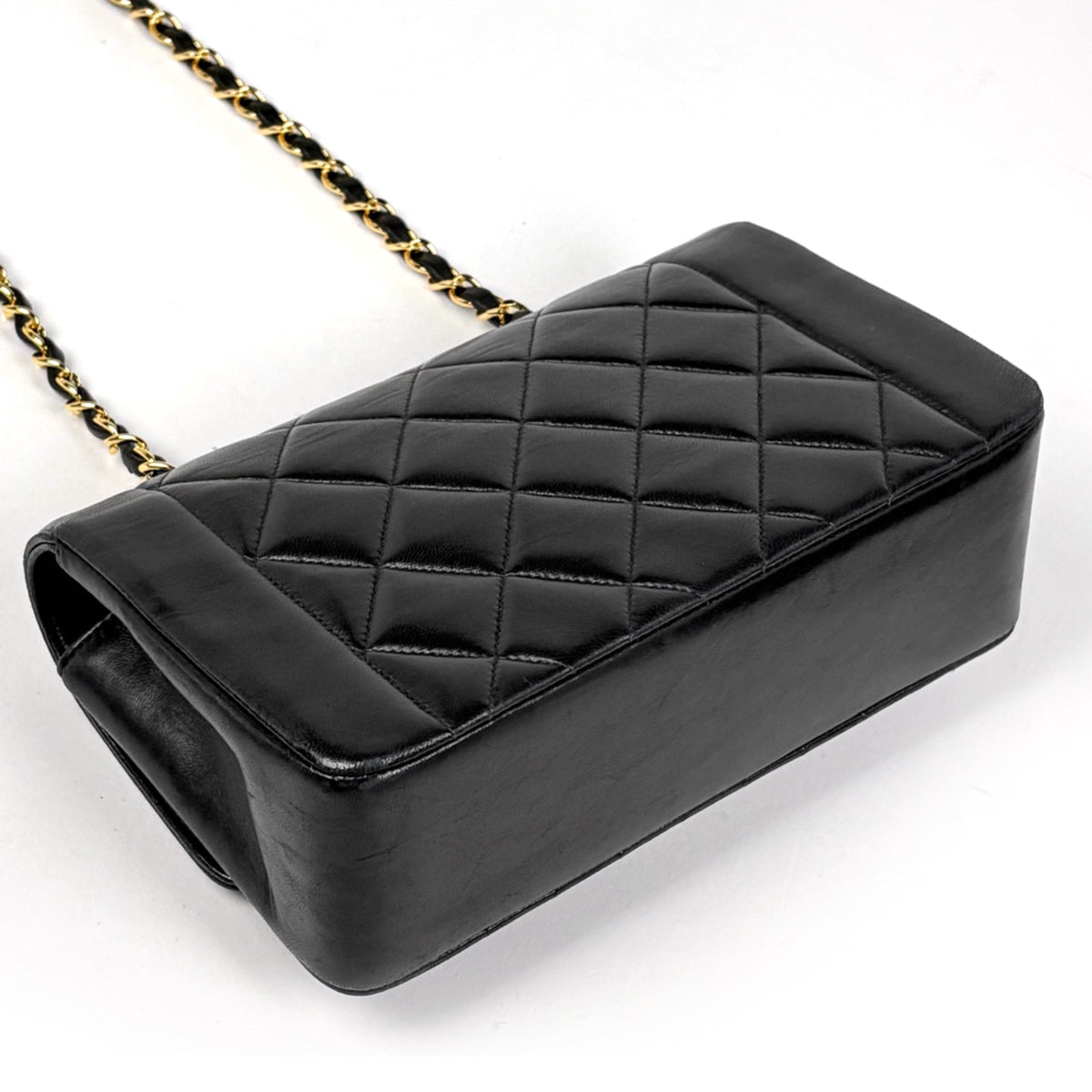 Chanel Black Leather Shoulder Bag (Pre-Owned)