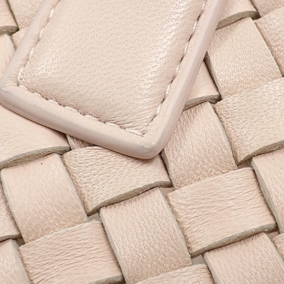 Bottega Veneta Light Pink Leather Handbag (Pre-Owned)