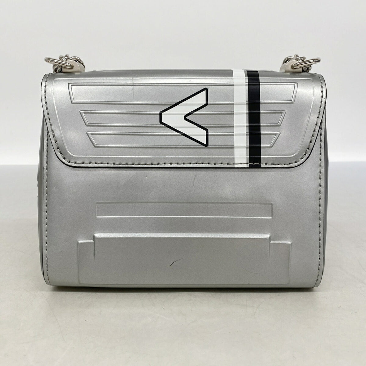 Louis Vuitton Silver Shoulder Bag (Pre-Owned)