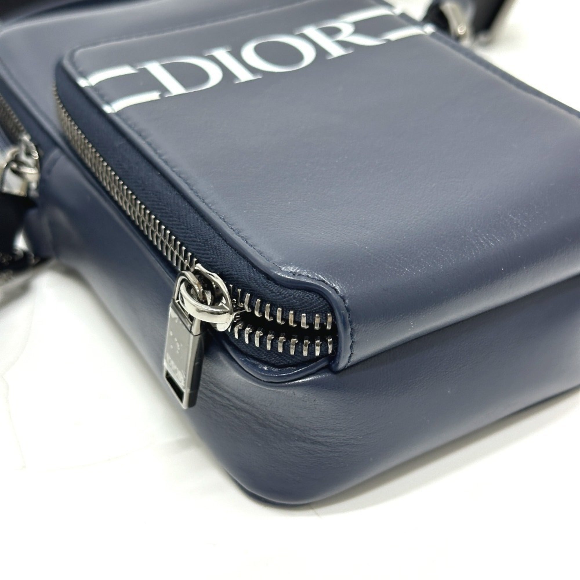 Christian Dior Blue Leather Shoulder Bag (Pre-Owned)
