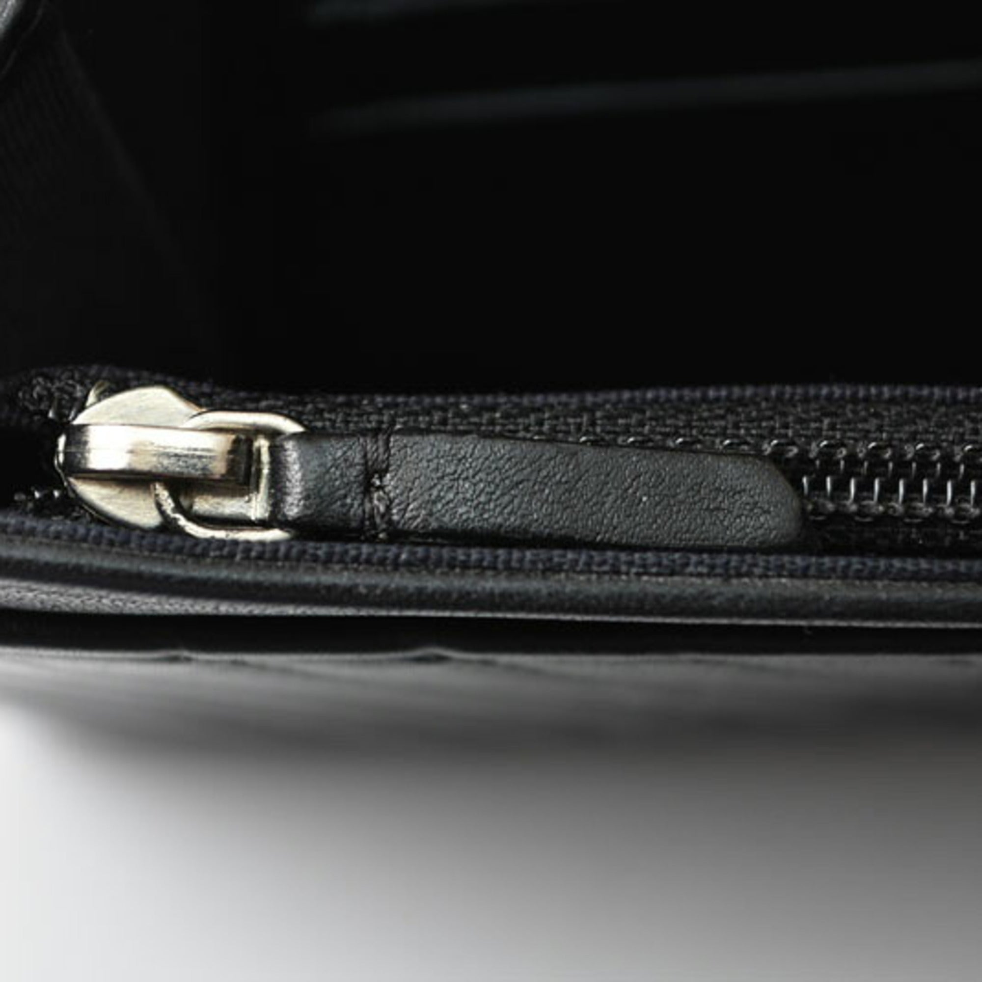 Chanel Black Leather Wallet (Bi-Fold) (Pre-Owned)