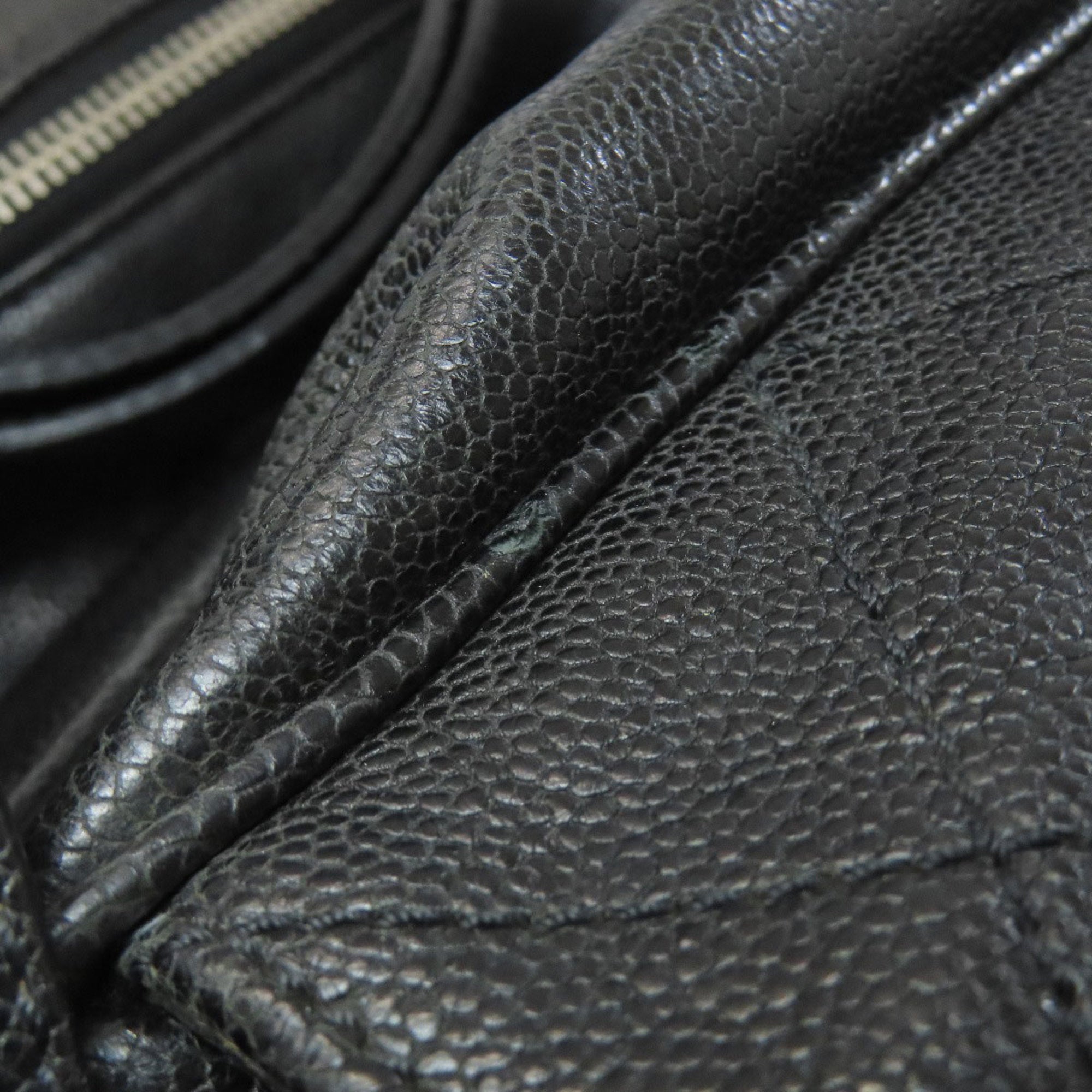 Chanel Black Leather Tote Bag (Pre-Owned)
