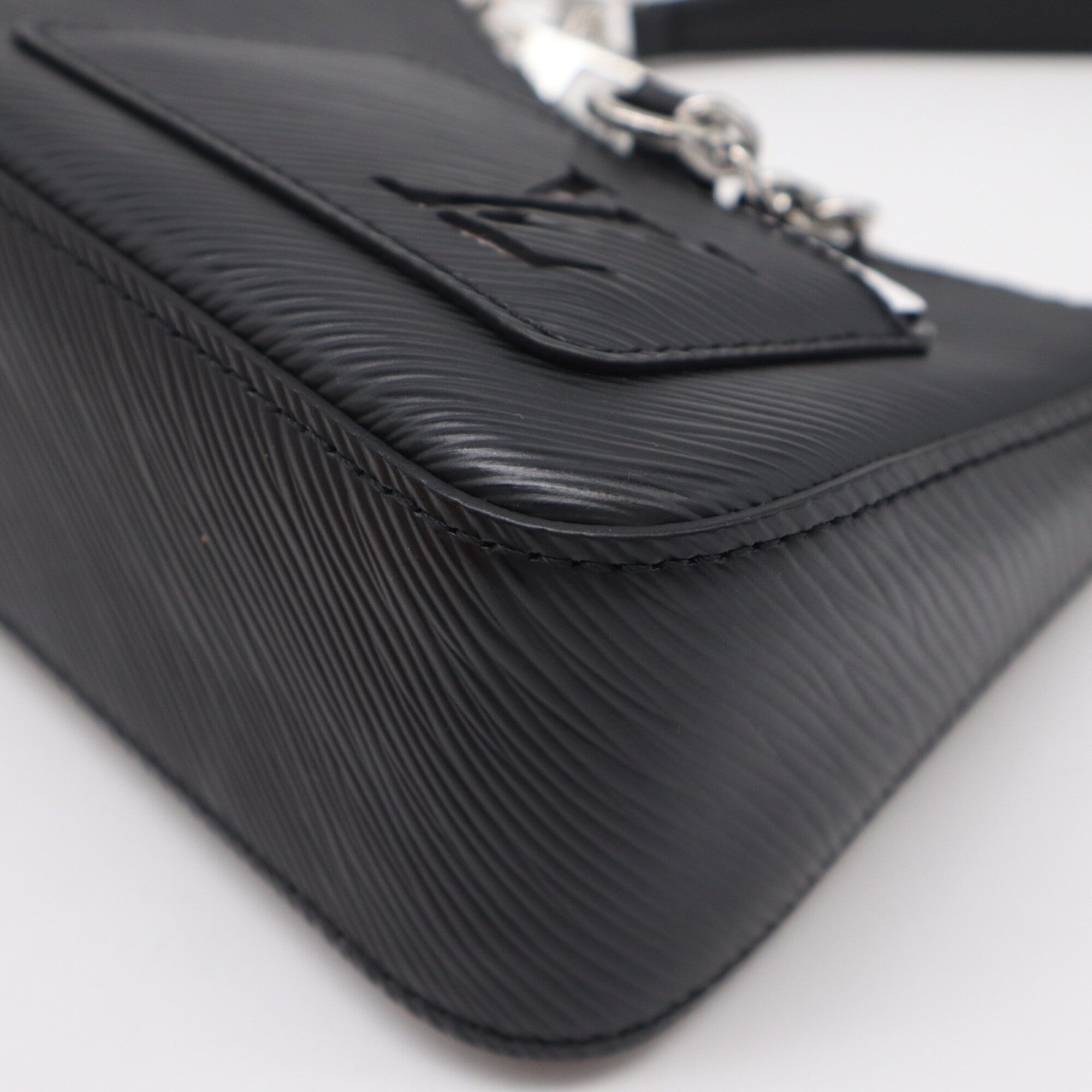 Louis Vuitton Epi Black Noir White Leather Handbag (Pre-Owned)