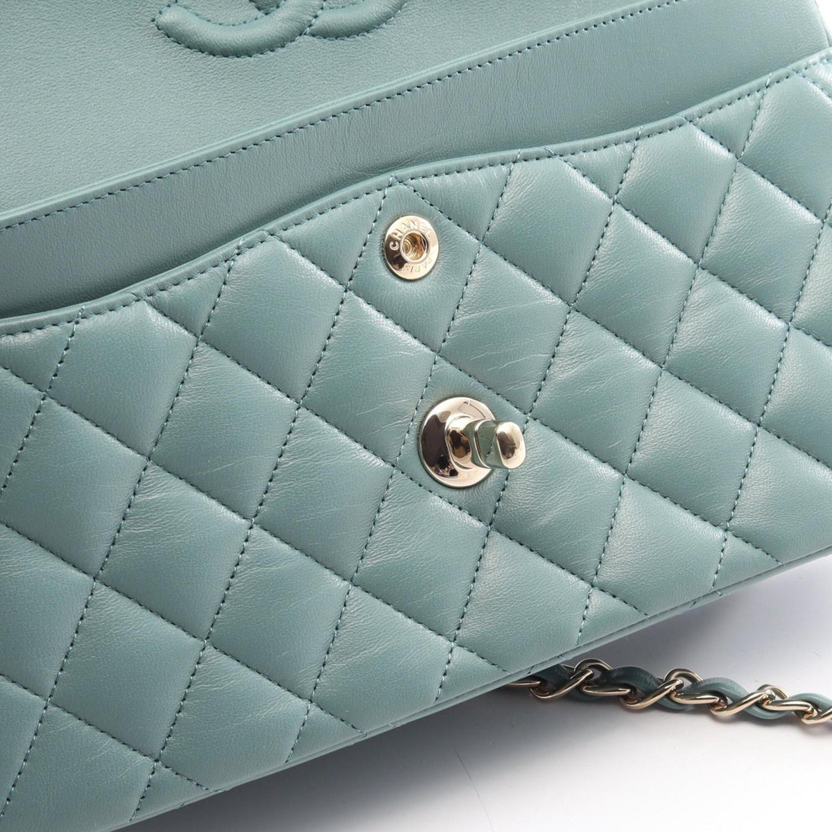 Chanel Green Leather Handbag Shoulder Bag (Pre-Owned)