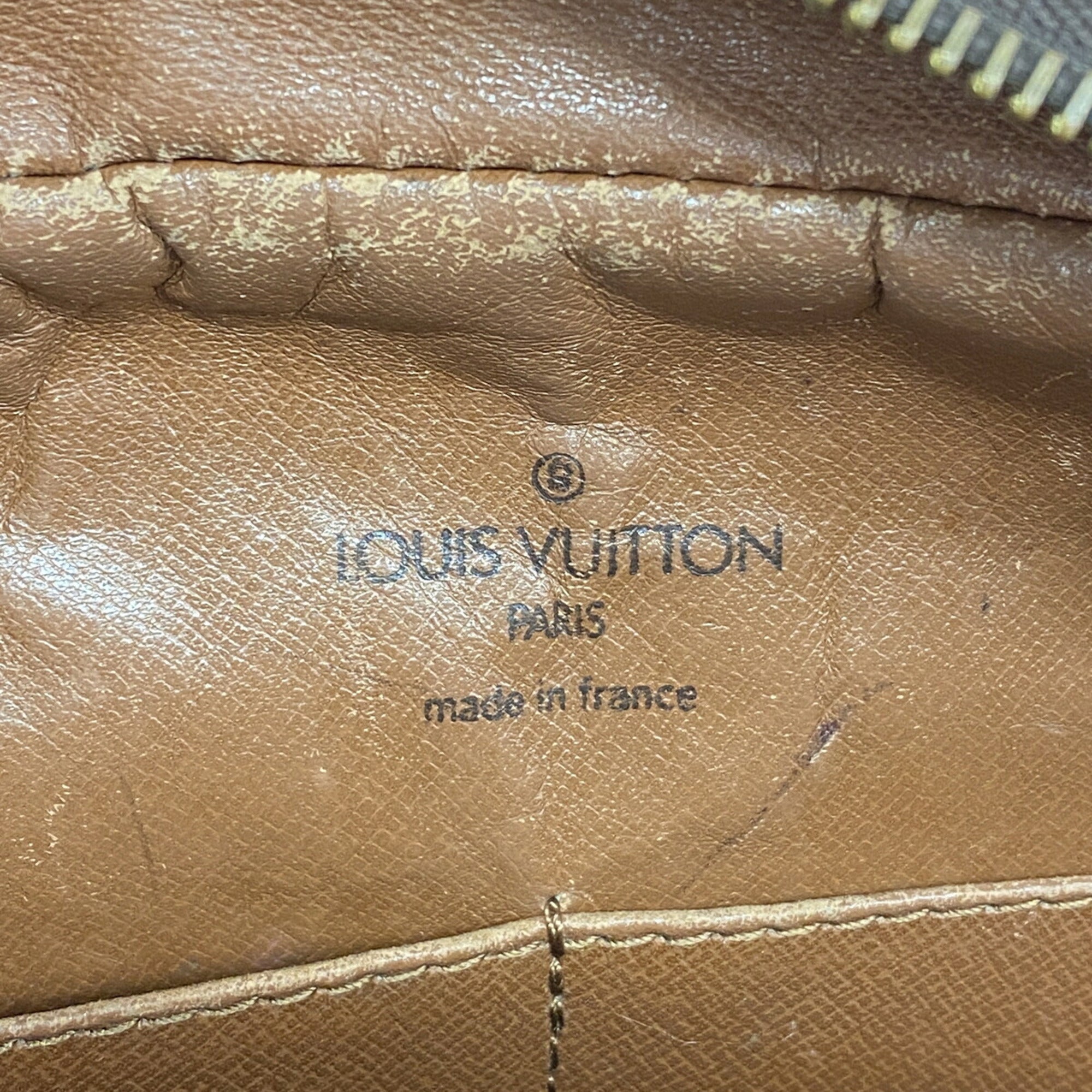 Louis Vuitton Brown Clutch Bag (Pre-Owned)