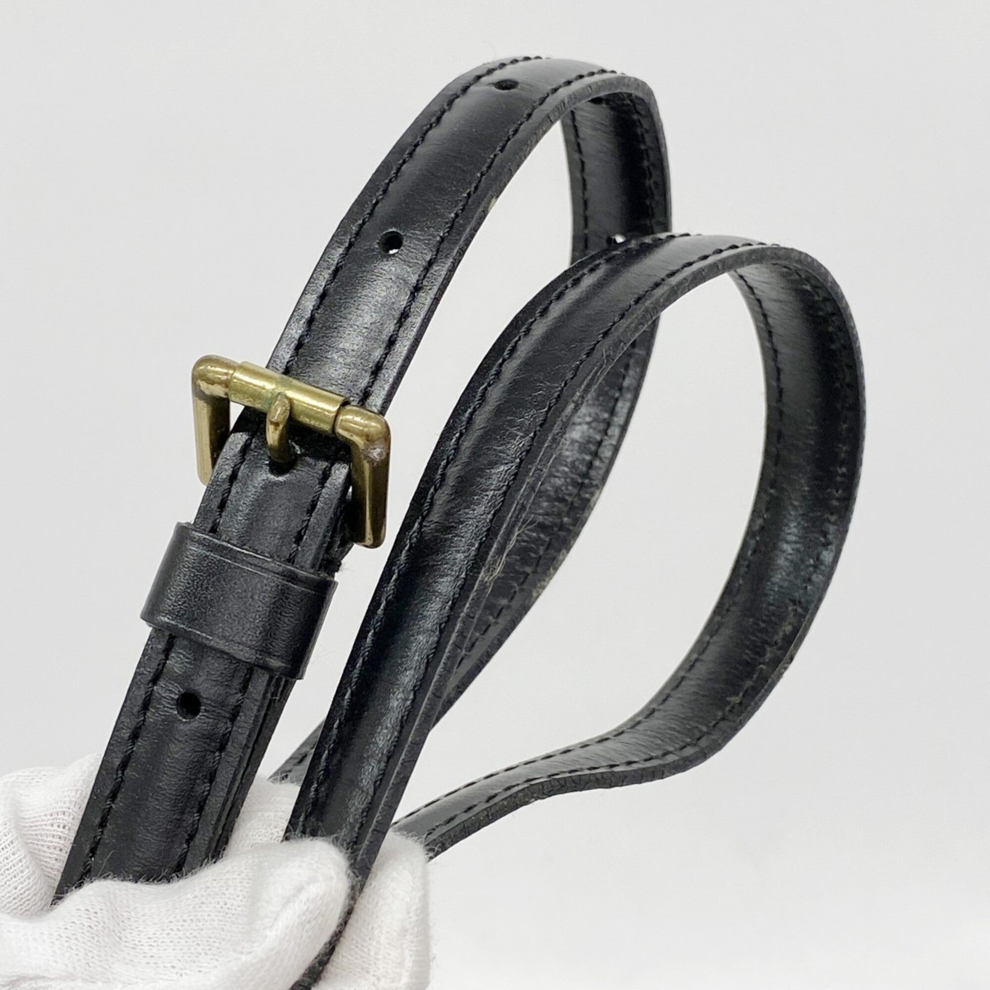 Louis Vuitton Noir Shoulder Bag (Pre-Owned)