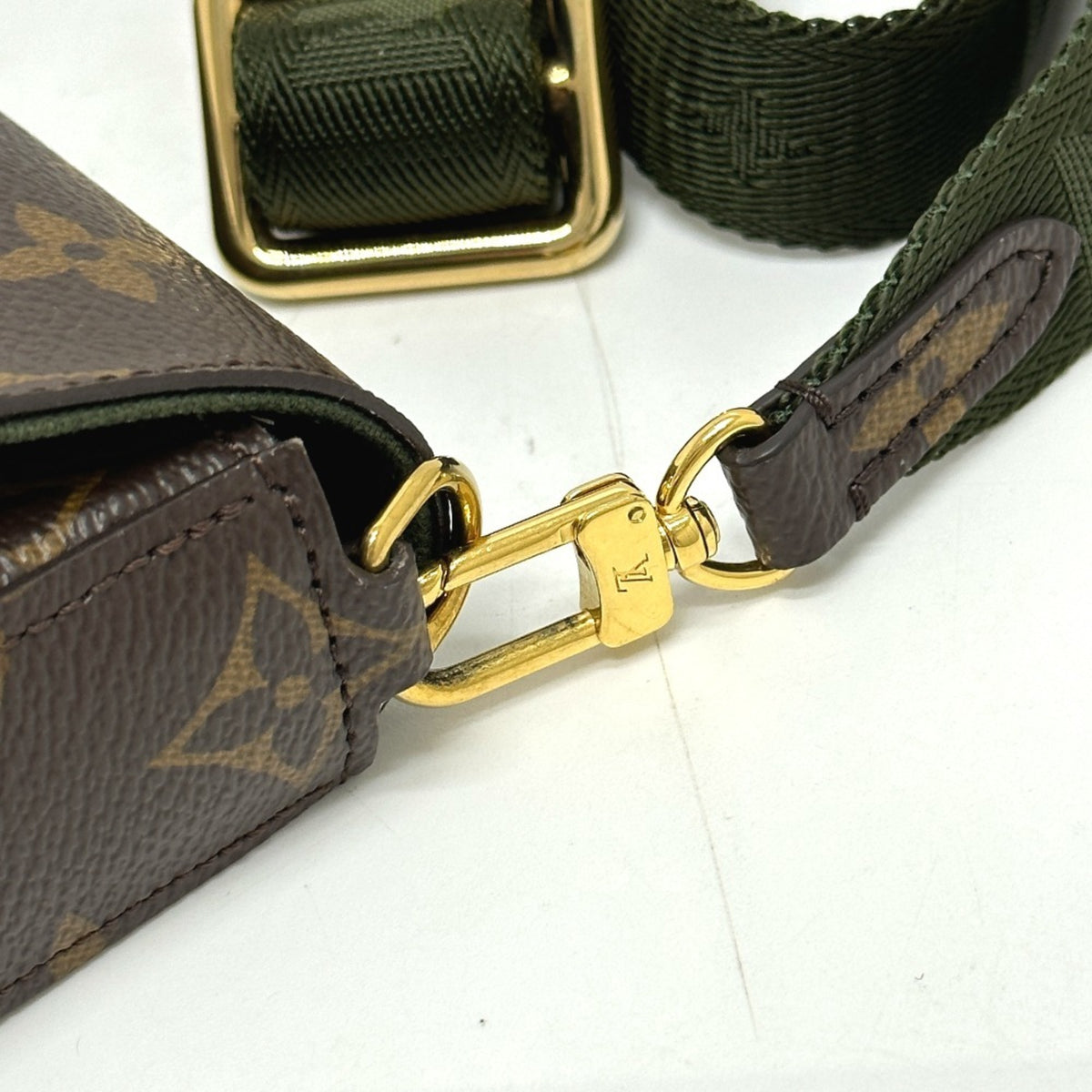 Louis Vuitton Monogram Brown Monogram Pochette Shoulder Bag (Pre-Owned)