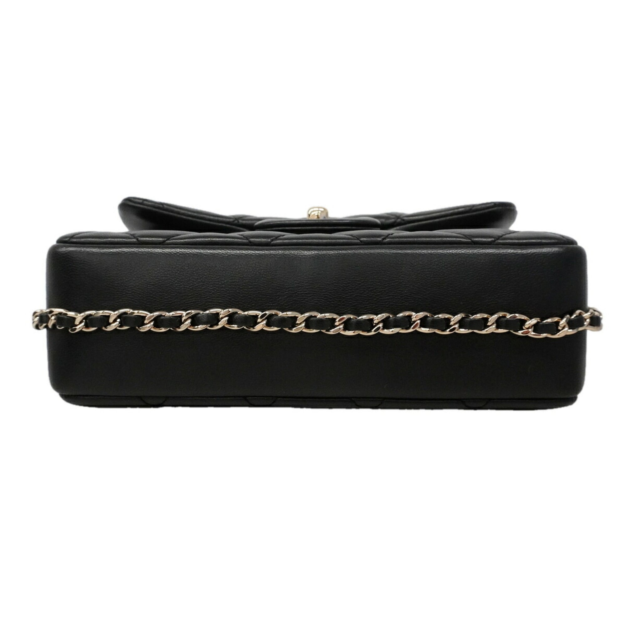 Chanel Black Leather Shoulder Bag (Pre-Owned)