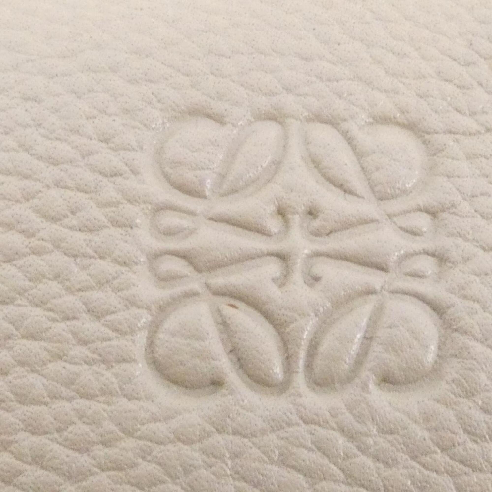 Loewe Beige Leather Shoulder Bag (Pre-Owned)
