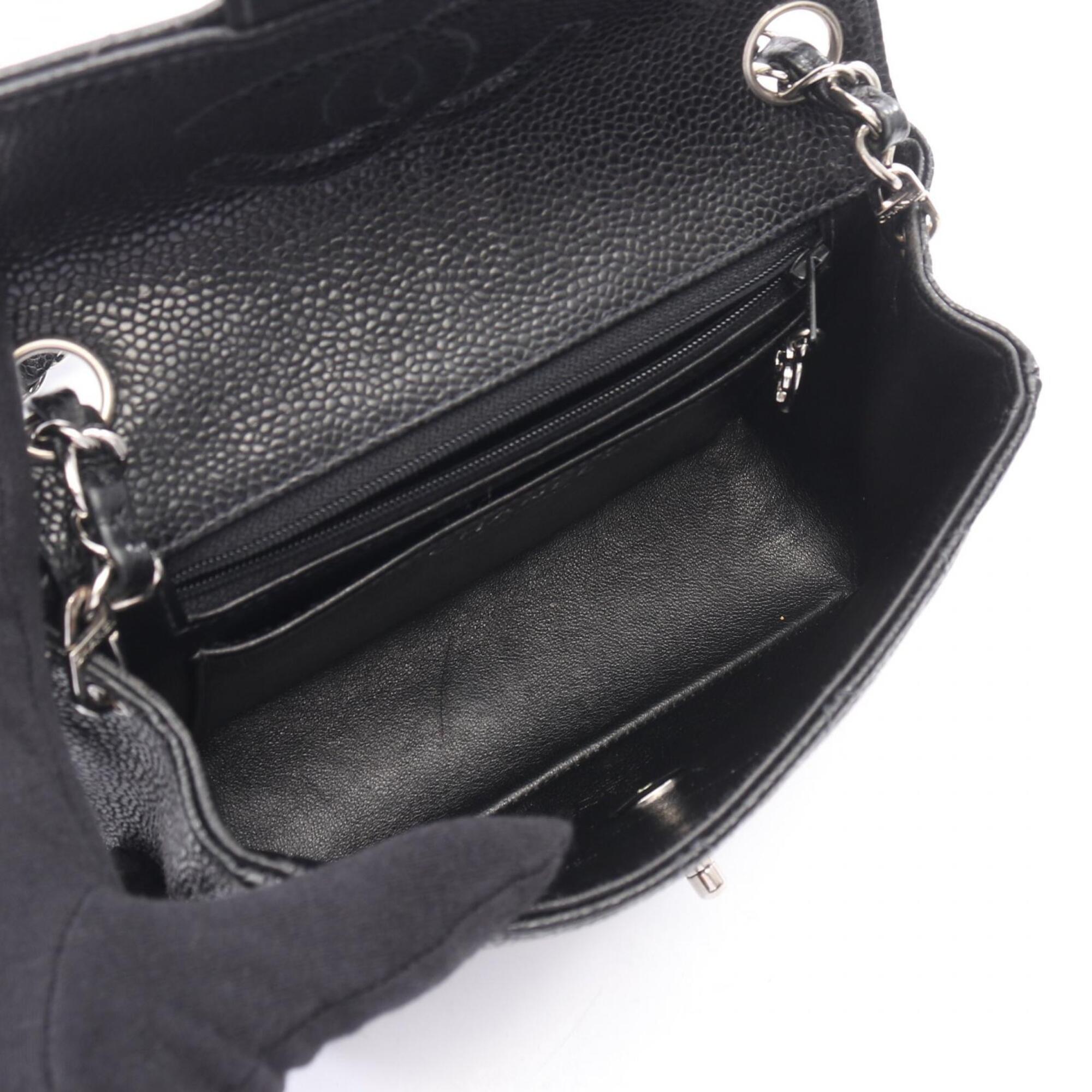 Chanel Black Grained Calfskin Handbag Shoulder Bag (Pre-Owned)