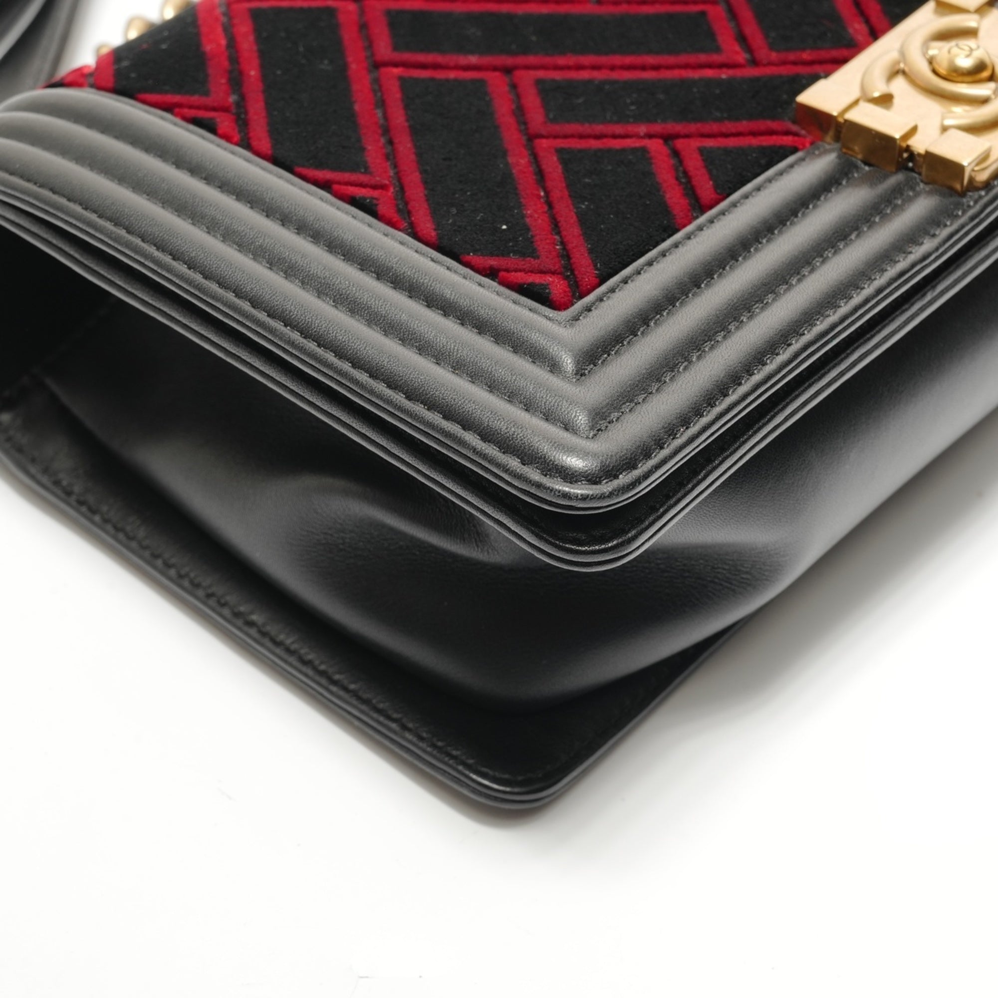 Chanel Boy Chanel Black Velvet Shoulder Bag (Pre-Owned)