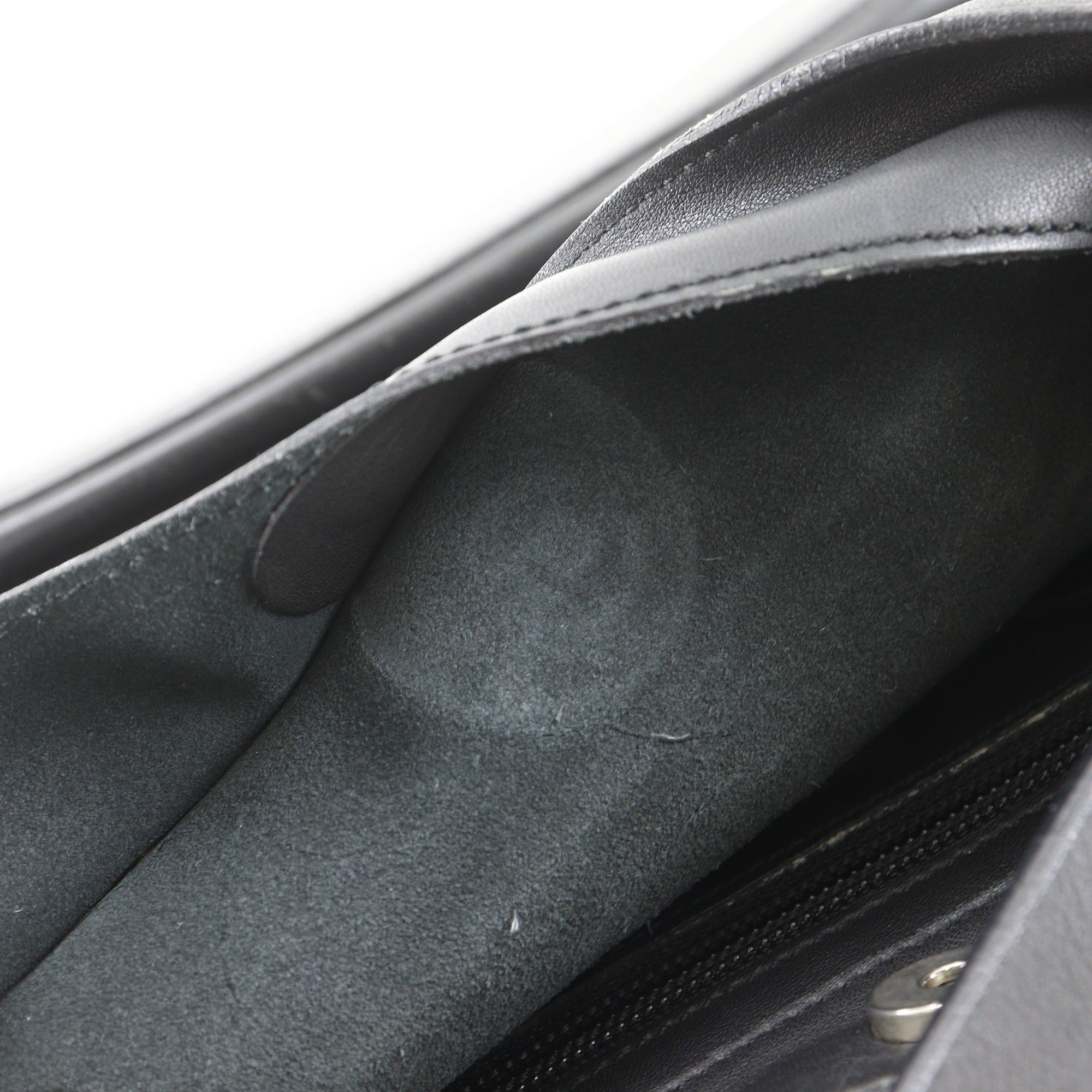 Loewe Black Leather Shoulder Bag (Pre-Owned)