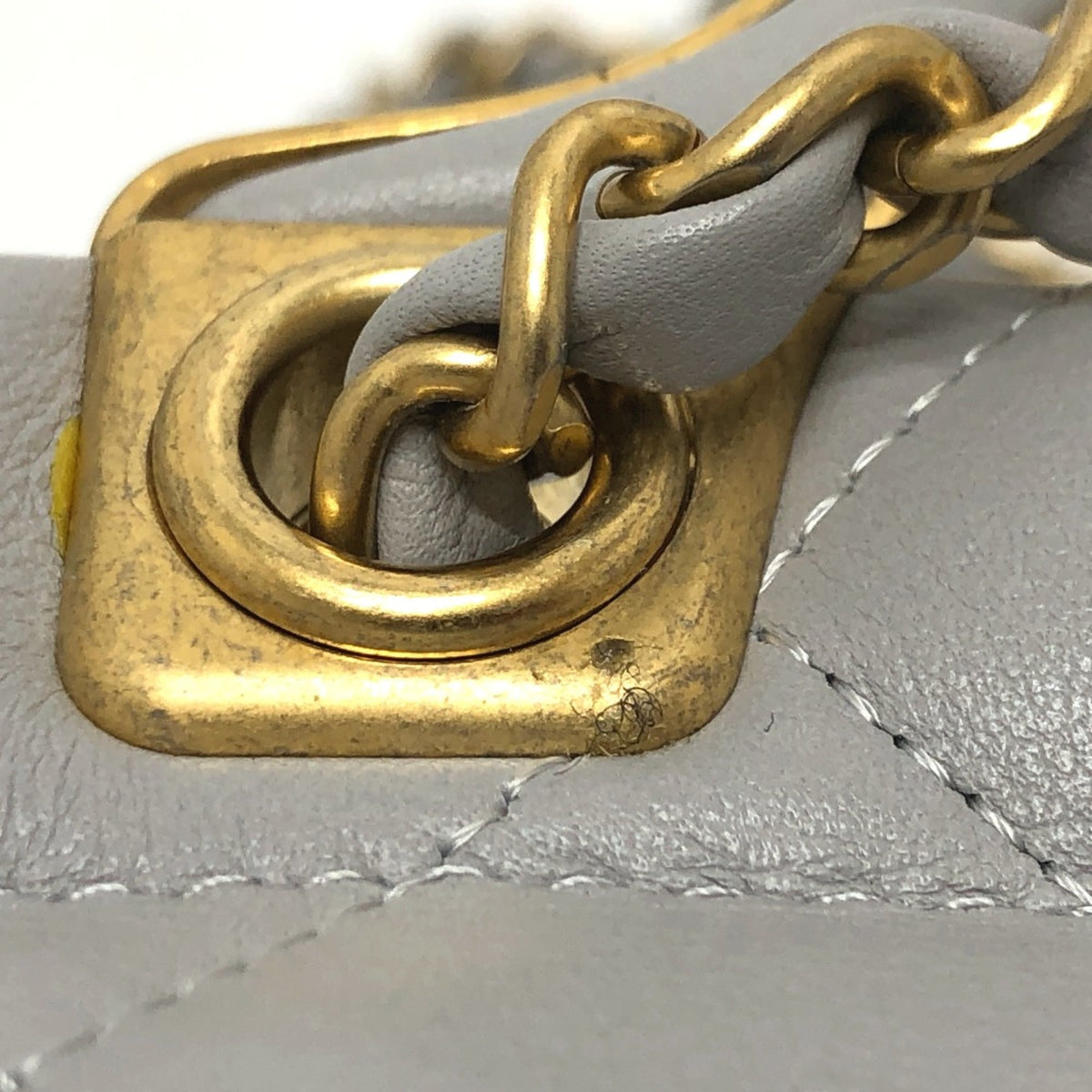 Chanel Gray Leather Shoulder Bag (Pre-Owned)