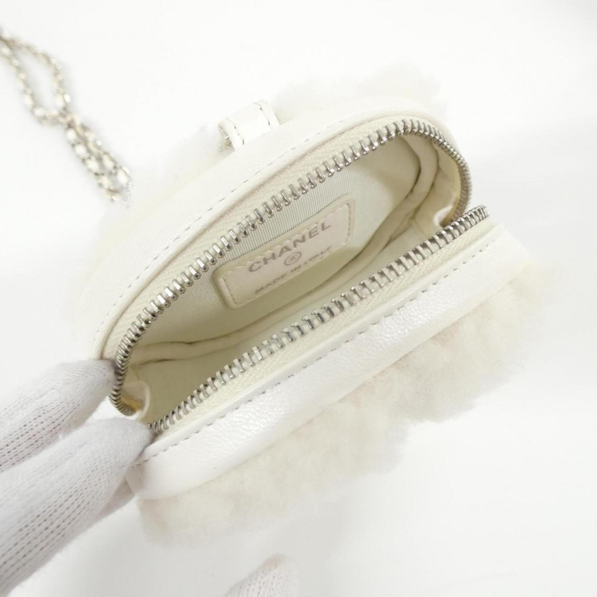 Chanel White Leather Handbag Shoulder Bag (Pre-Owned)