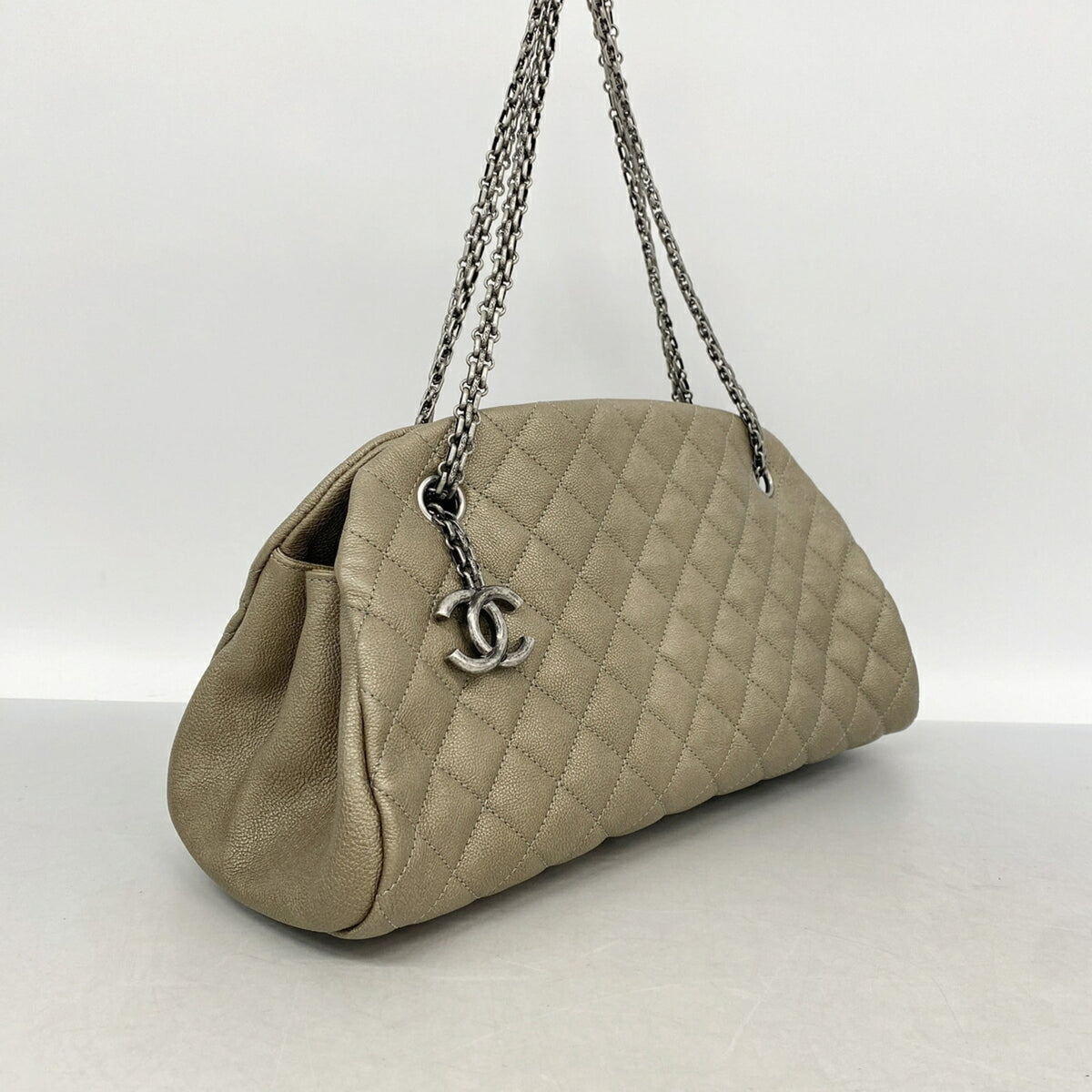 Chanel Khaki Leather Shoulder Bag (Pre-Owned)