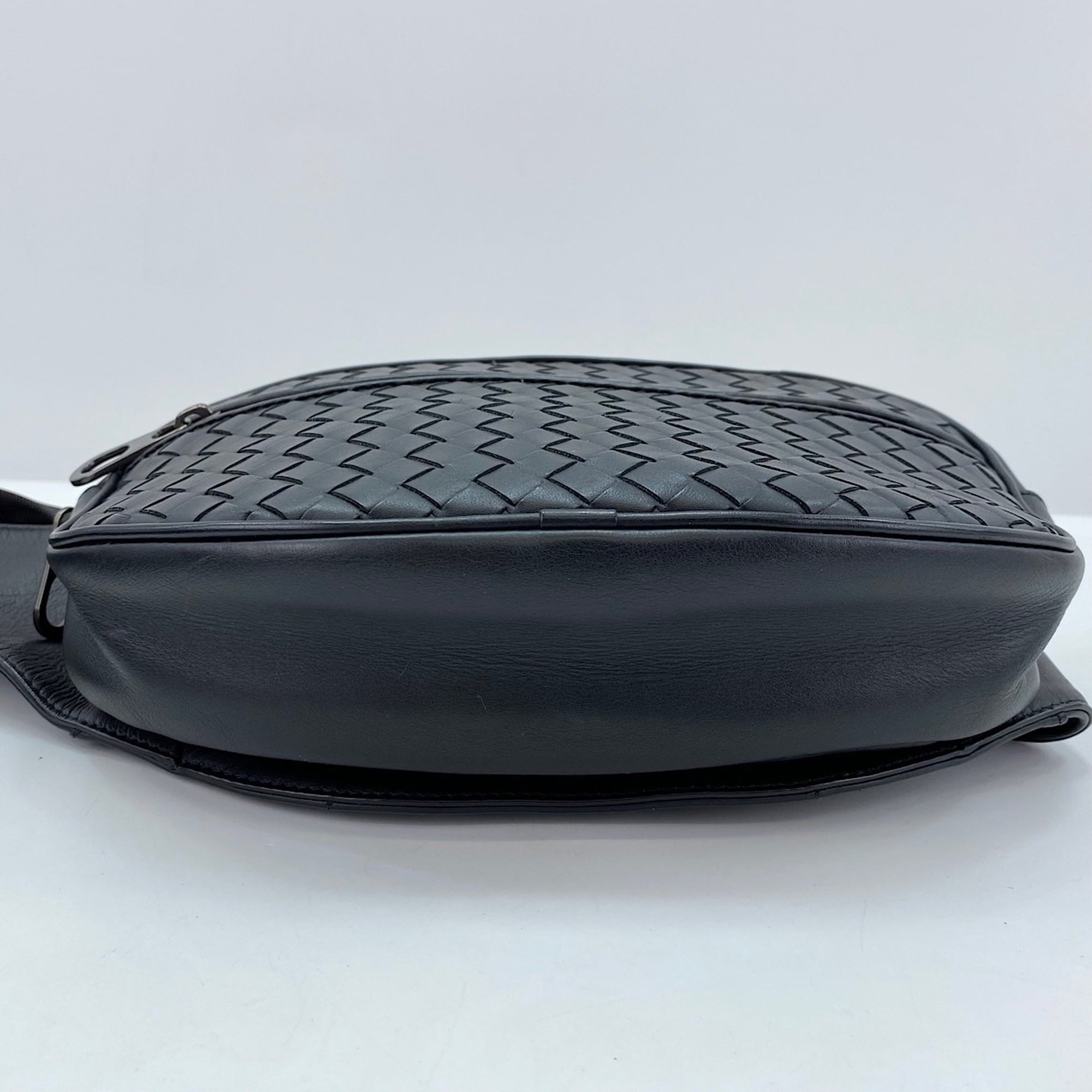 Bottega Veneta Black Leather Fanny Pack (Pre-Owned)