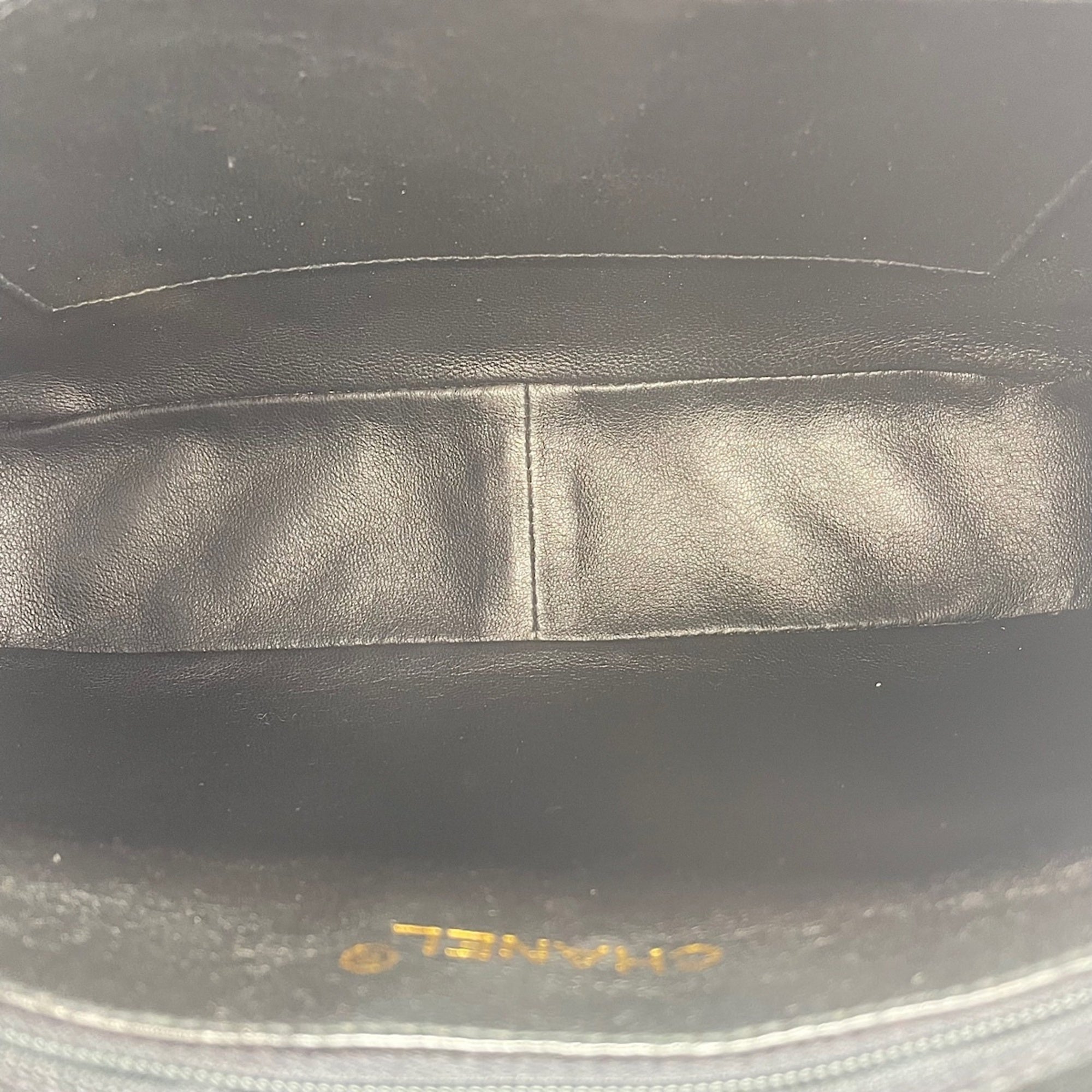 Chanel Black Shoulder Bag (Pre-Owned)