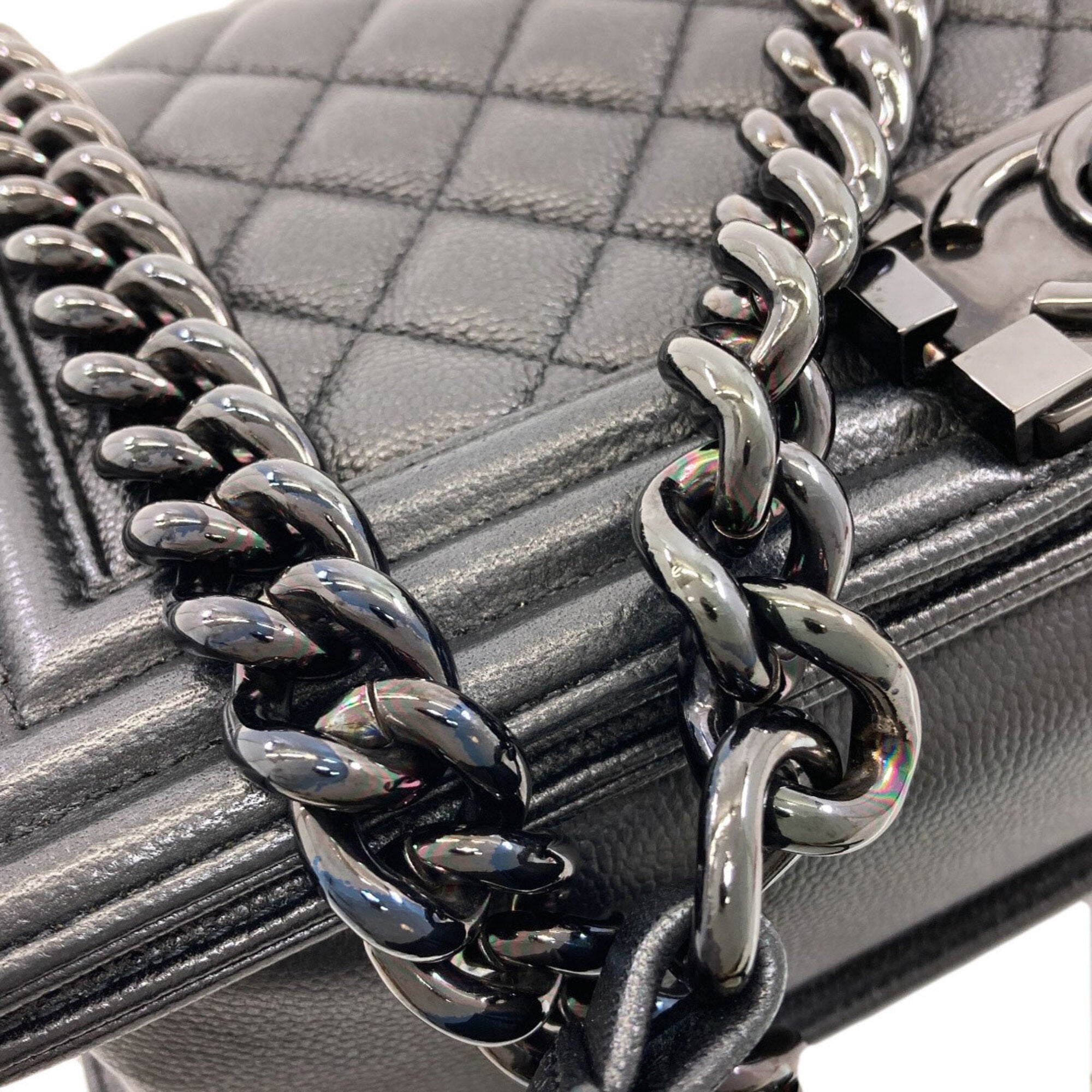 Chanel Black Leather Shoulder Bag (Pre-Owned)
