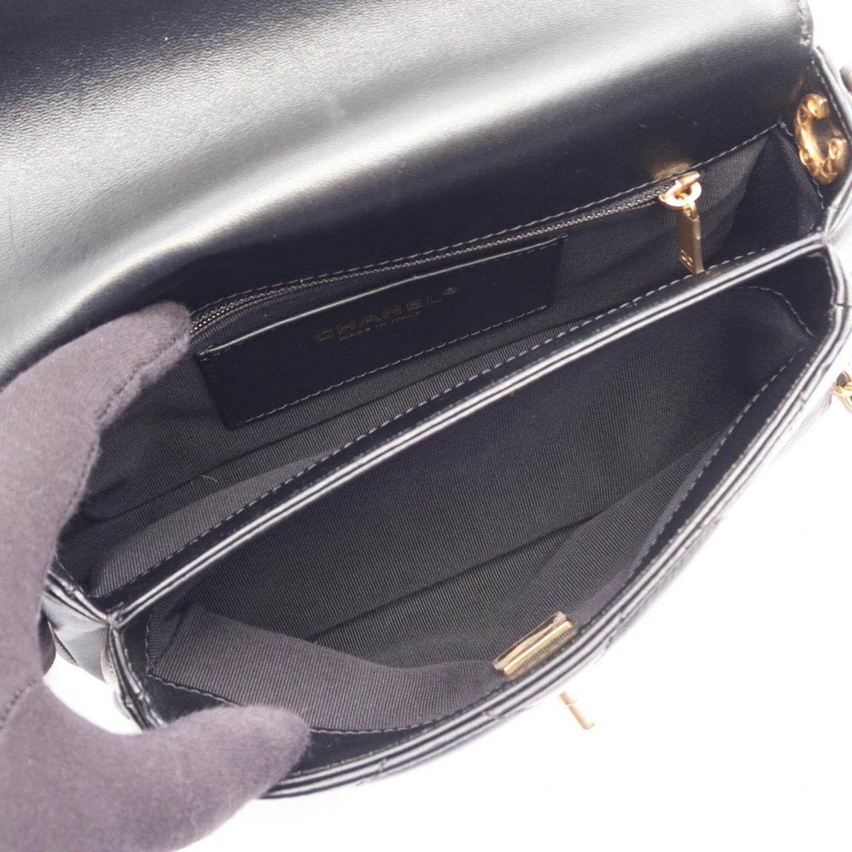 Chanel Black Leather Handbag Shoulder Bag (Pre-Owned)