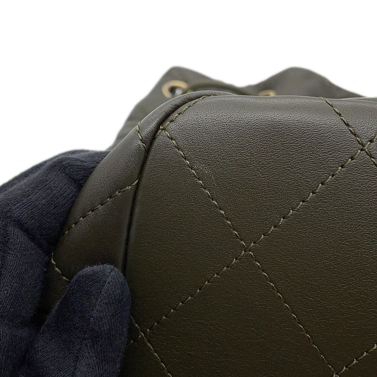 Chanel Matelasse Khaki Leather Handbag (Pre-Owned)