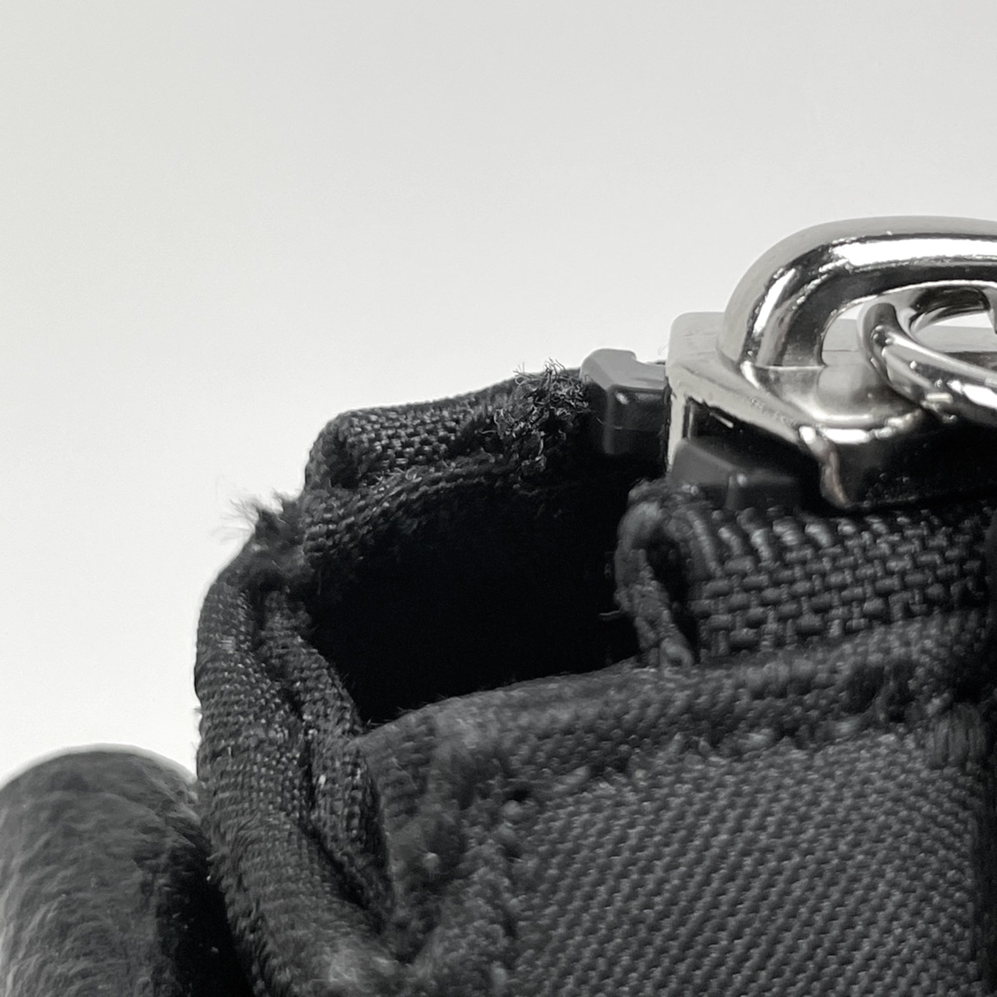 Gucci Black Nylon Leather Shoulder Bag (Pre-Owned)