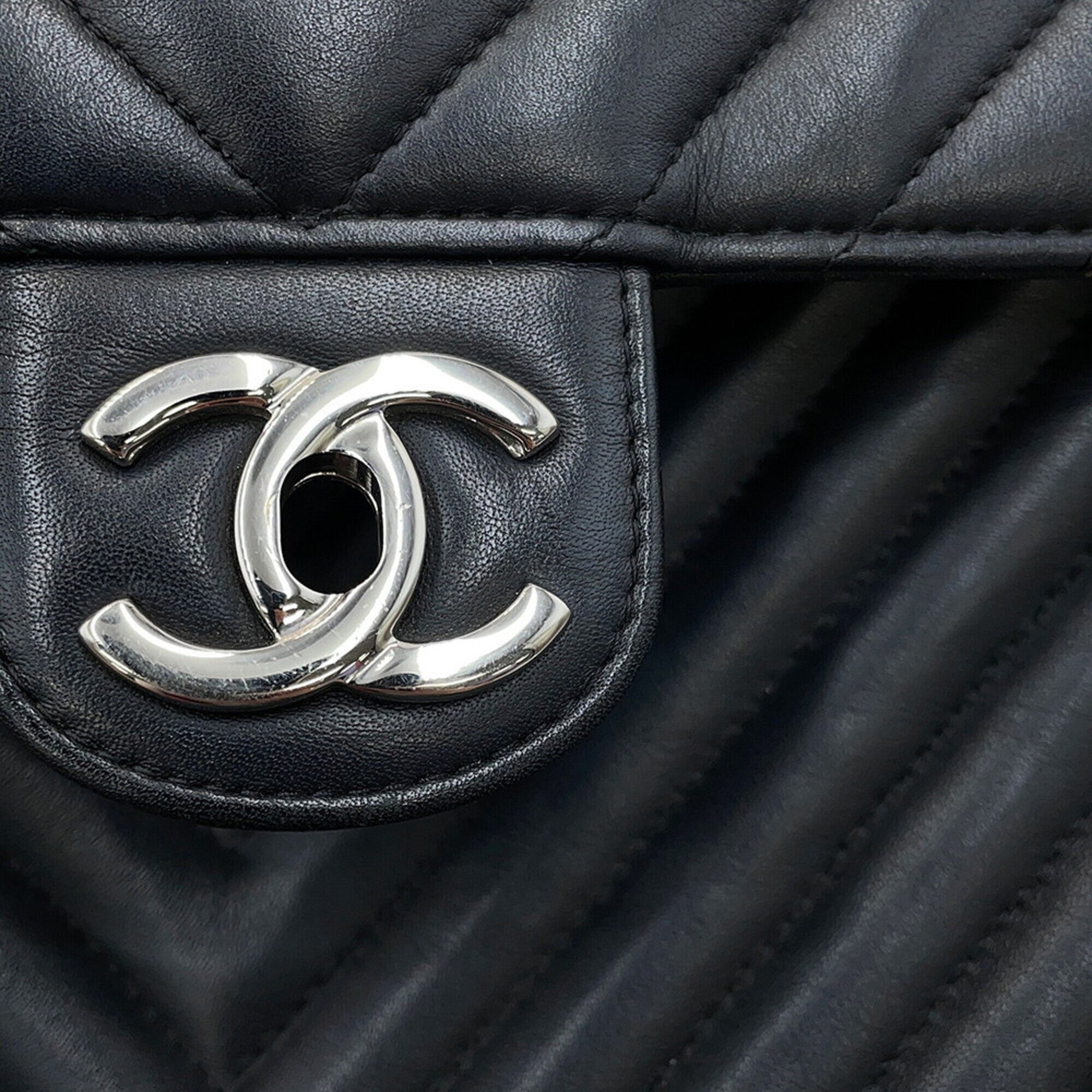 Chanel Black Leather Backpack Handbag (Pre-Owned)
