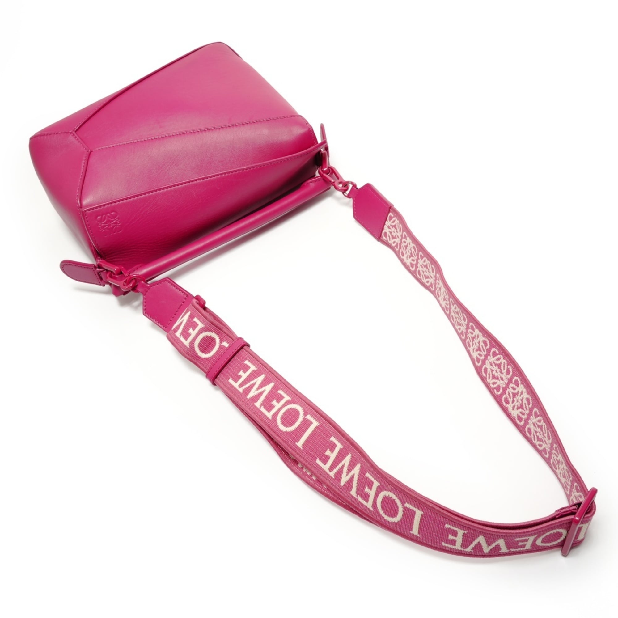 Loewe Puzzle Pink Leather Shoulder Bag (Pre-Owned)