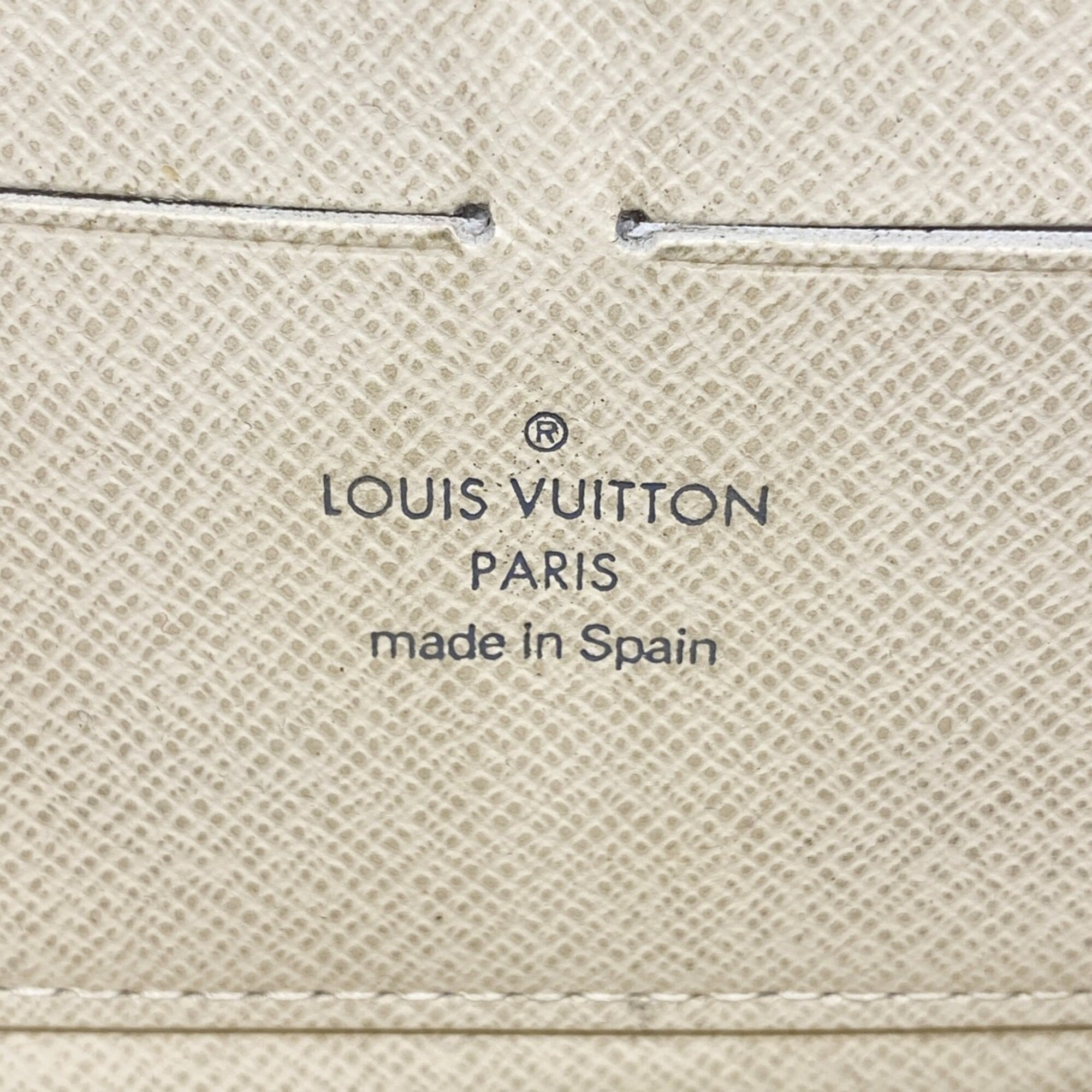 Louis Vuitton White Long Wallet (Bi-Fold) (Pre-Owned)