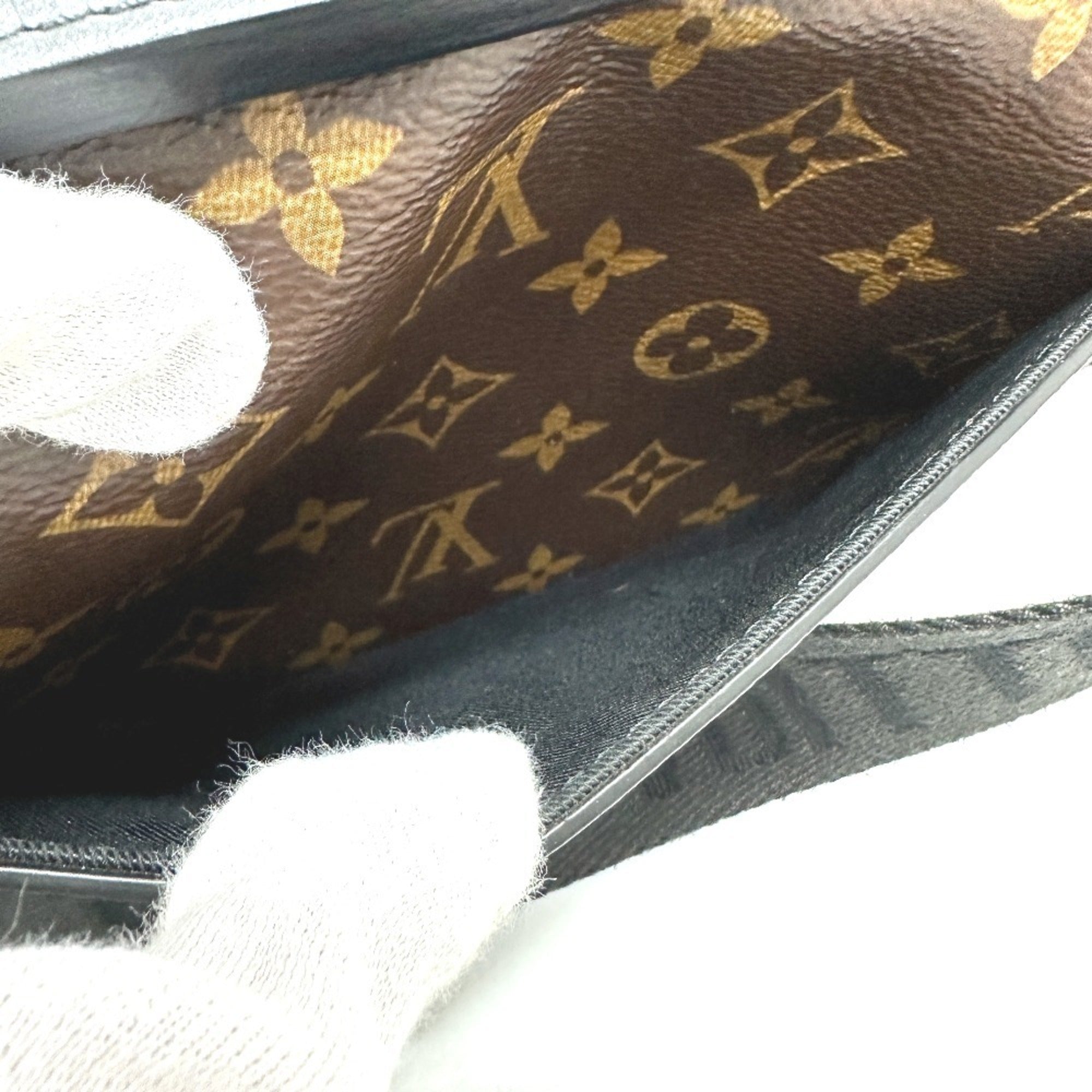 Louis Vuitton Monogram Brown Monogram Fanny Pack Shoulder Bag (Pre-Owned)