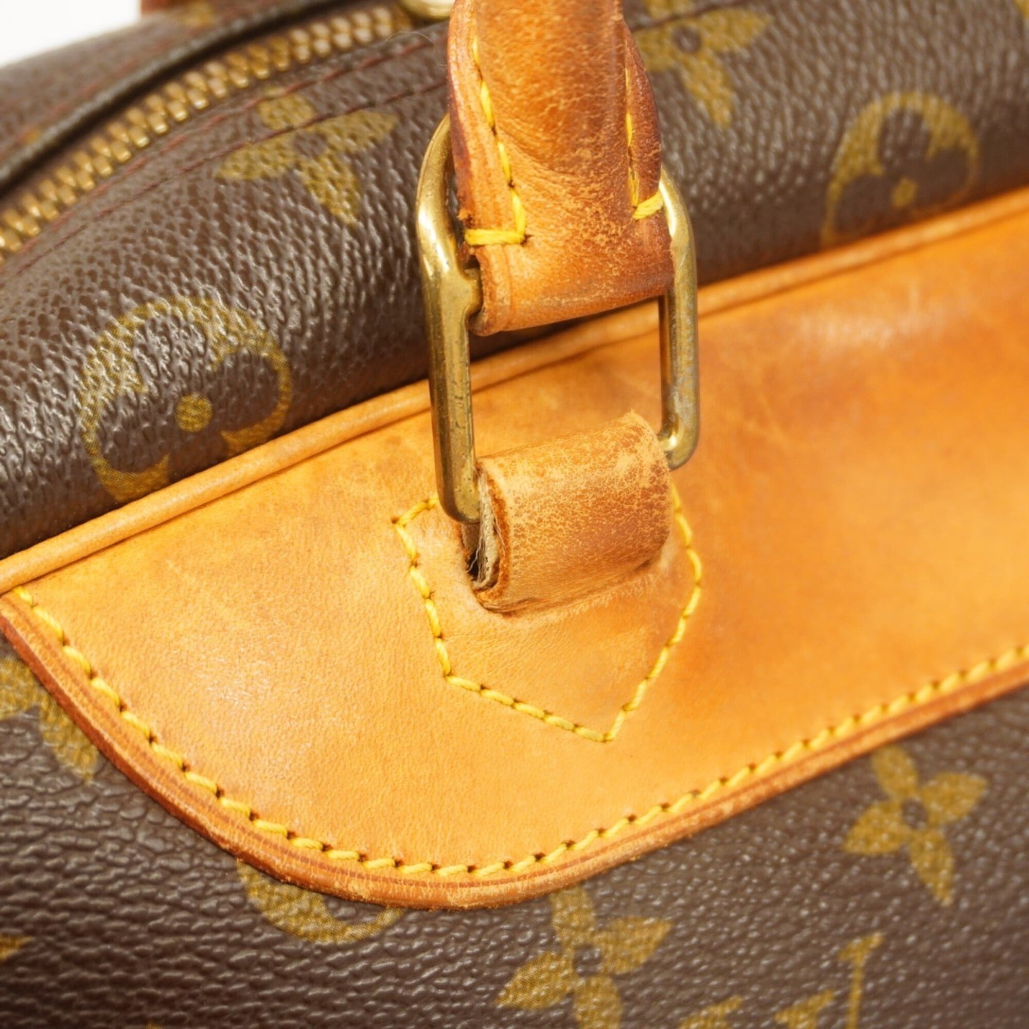 Louis Vuitton Brown Handbag (Pre-Owned)
