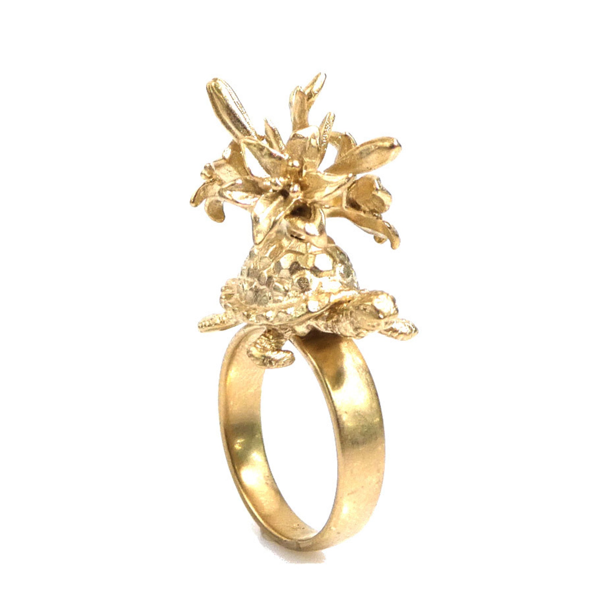 Christian Dior Gold Metal Band Ring (Pre-Owned)