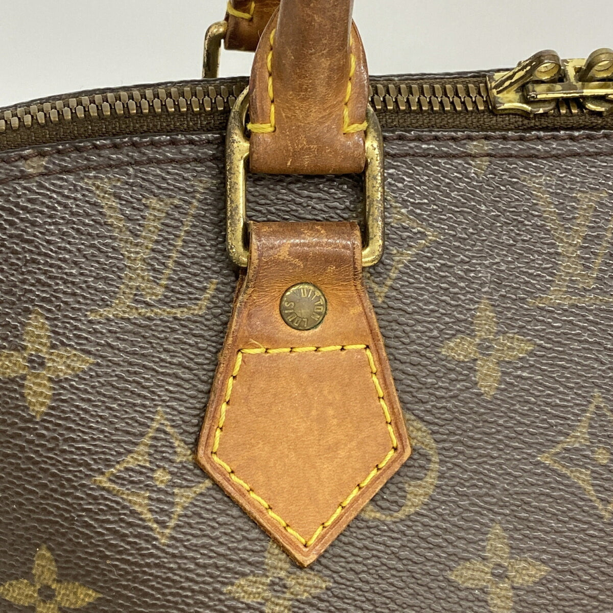 Louis Vuitton Brown Handbag (Pre-Owned)