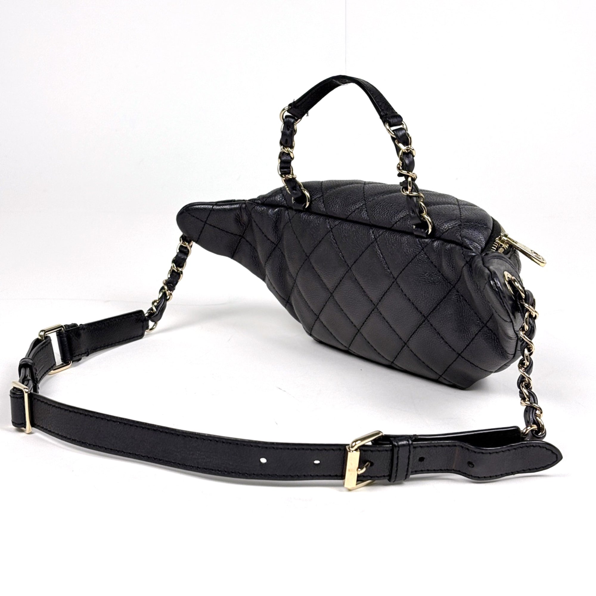 Chanel Black Grained Calfskin Sling Bag (Pre-Owned)