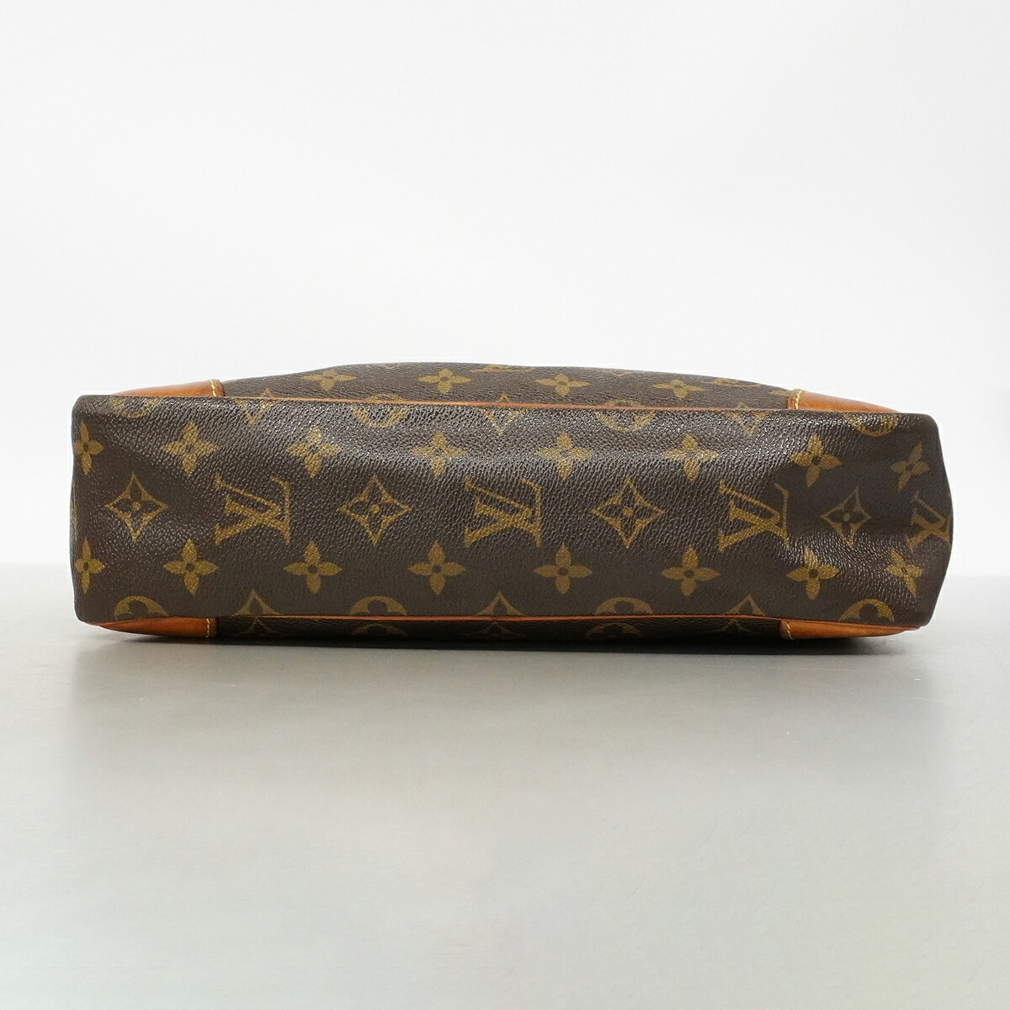 Louis Vuitton Brown Shoulder Bag (Pre-Owned)