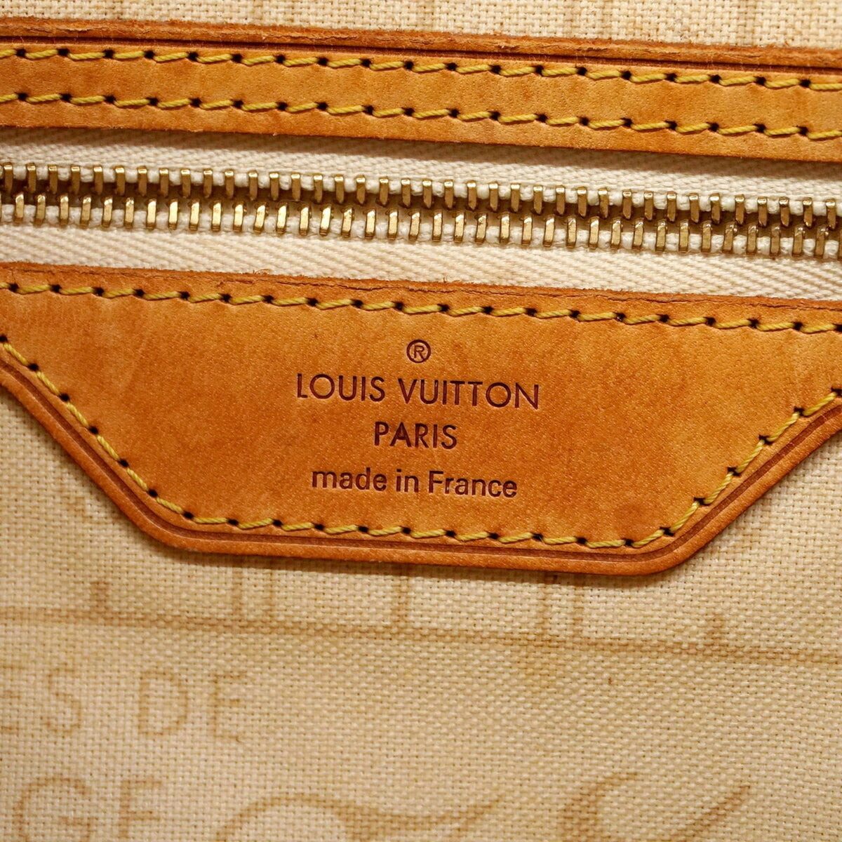 Louis Vuitton White Tote Bag (Pre-Owned)